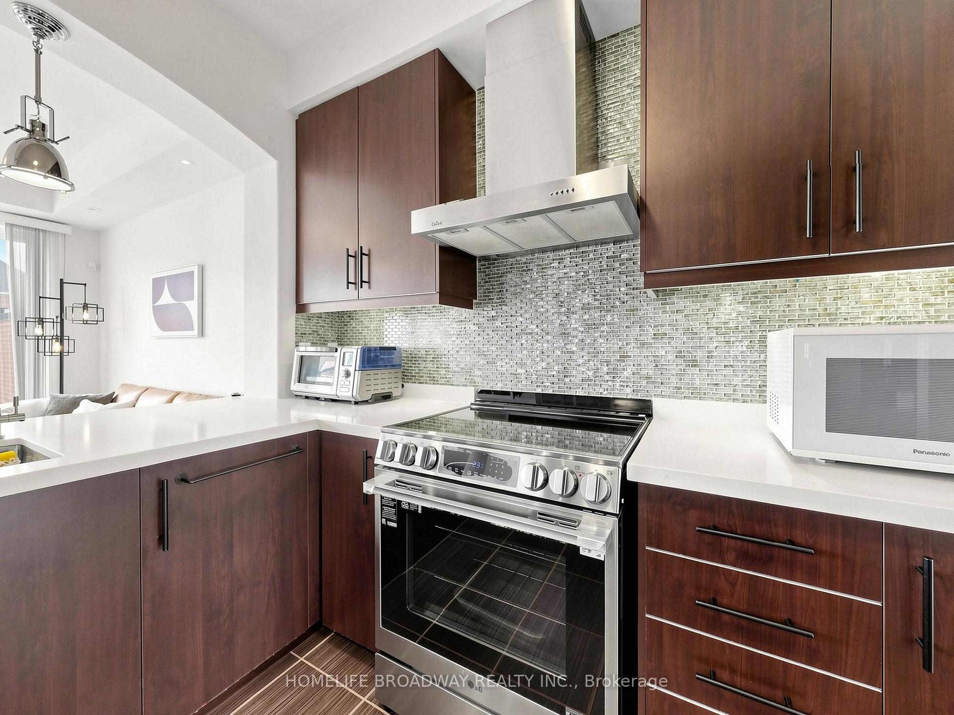 Photo 10 of 9 Earnshaw Drive, Markham, Victoria Square — HOMEH