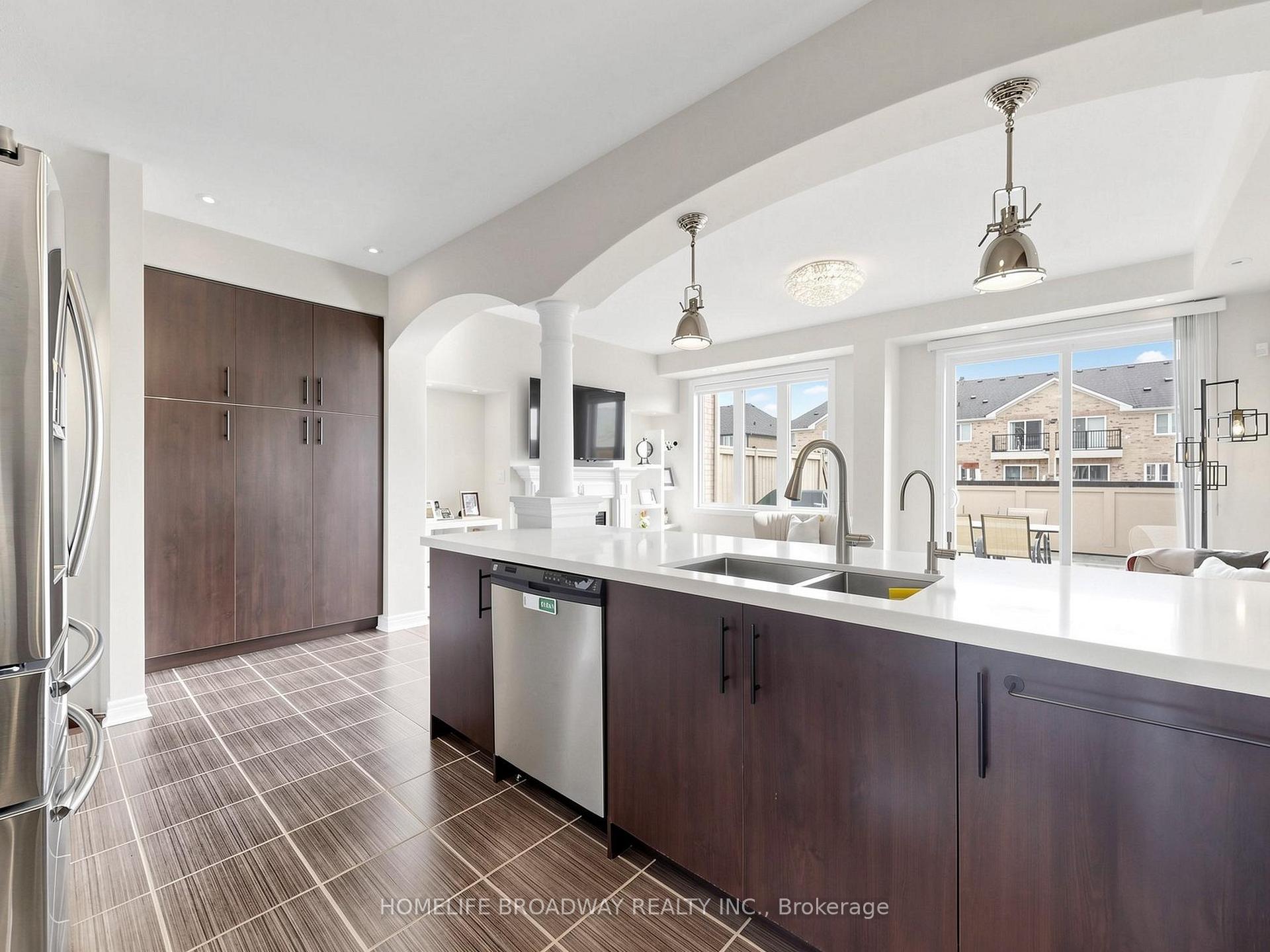 Photo 12 of 9 Earnshaw Drive, Markham, Victoria Square — HOMEH