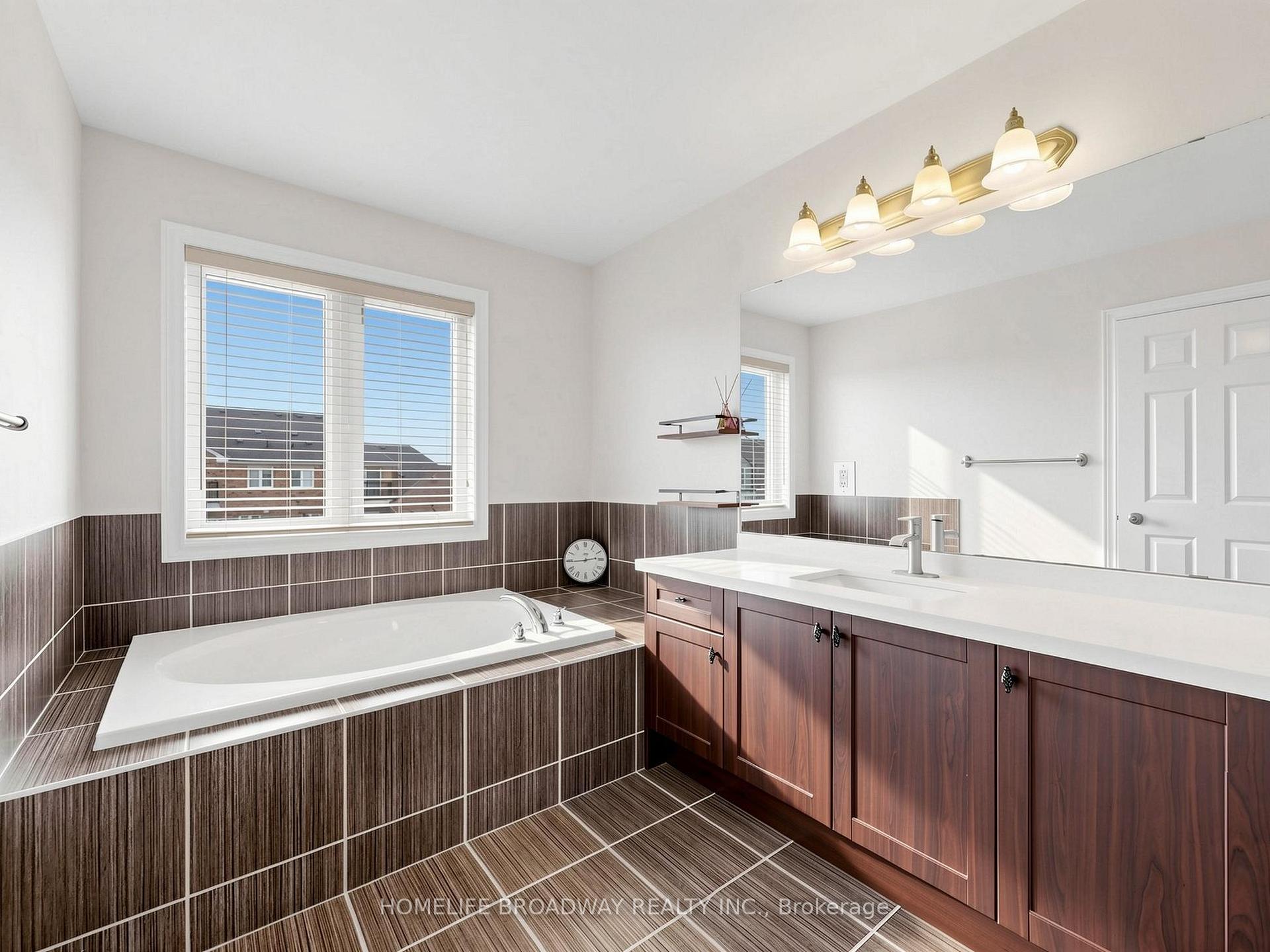 Photo 23 of 9 Earnshaw Drive, Markham, Victoria Square — HOMEH