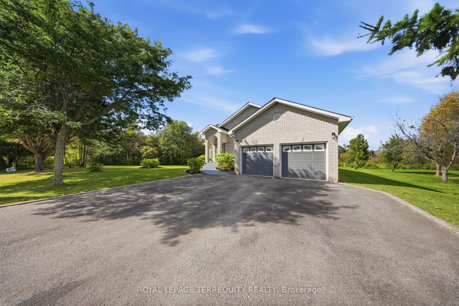 Photo 3 of 29 Ontoro Boulevard, Ajax, South East — HOMEH