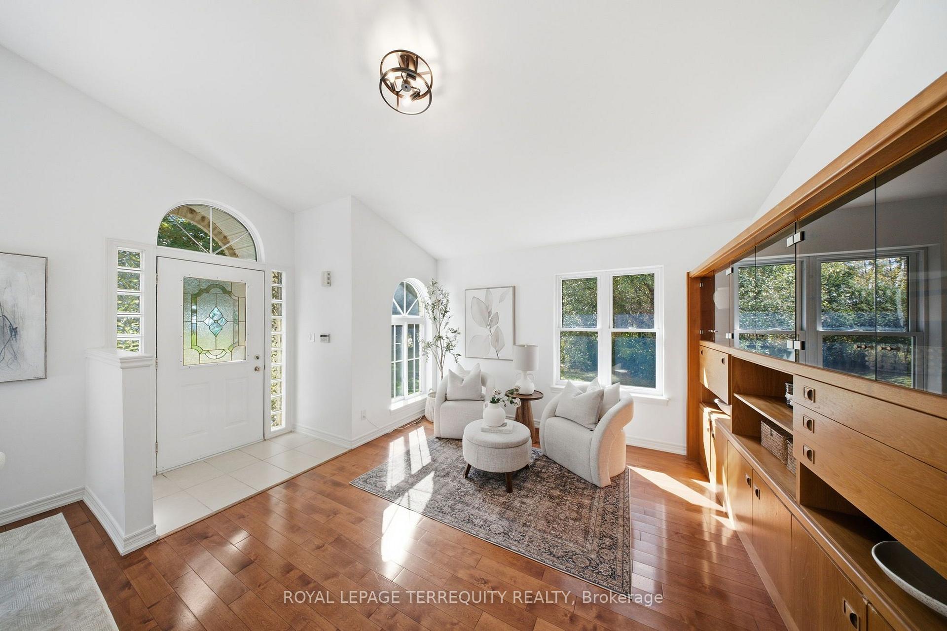 Photo 6 of 29 Ontoro Boulevard, Ajax, South East — HOMEH