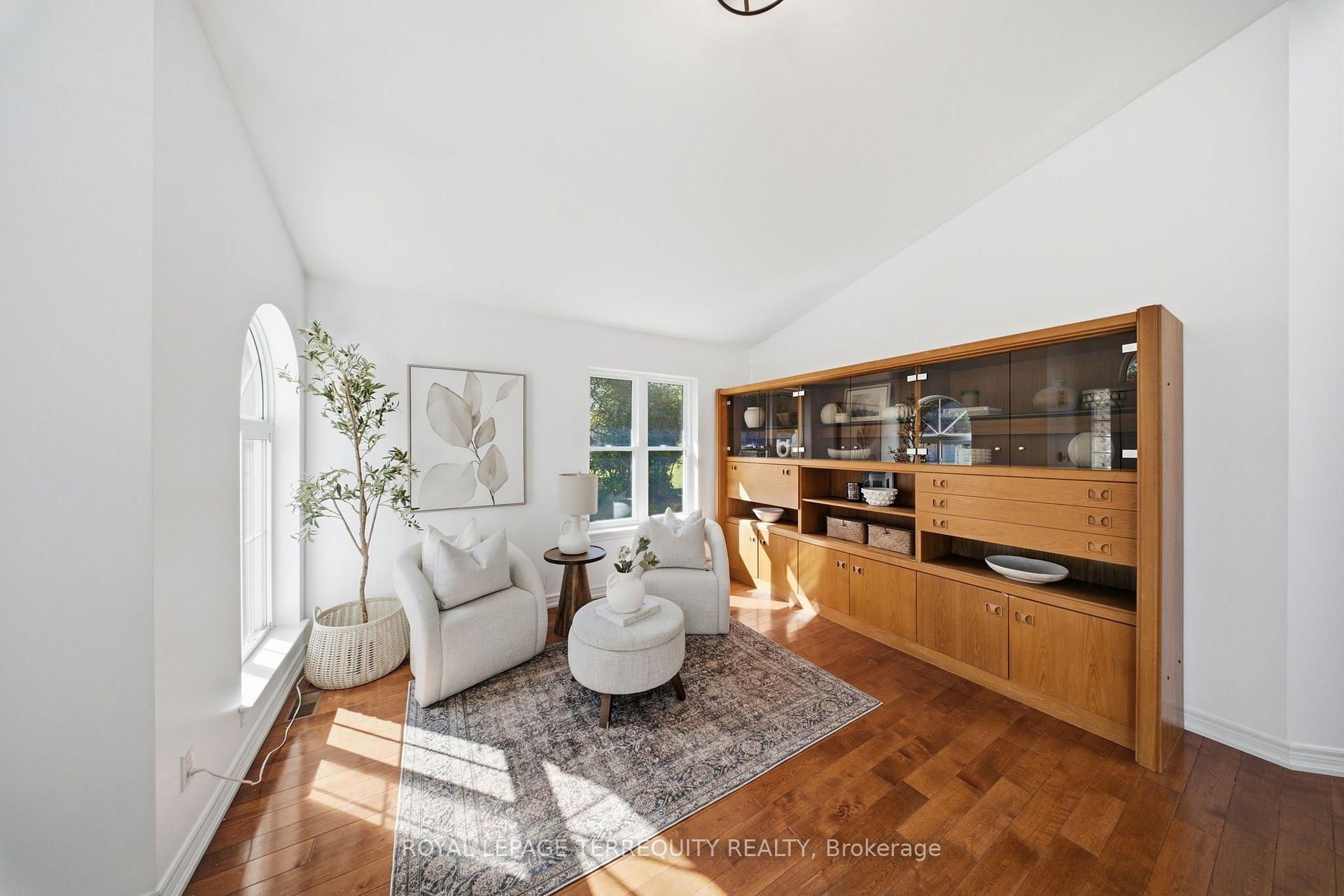 Photo 7 of 29 Ontoro Boulevard, Ajax, South East — HOMEH
