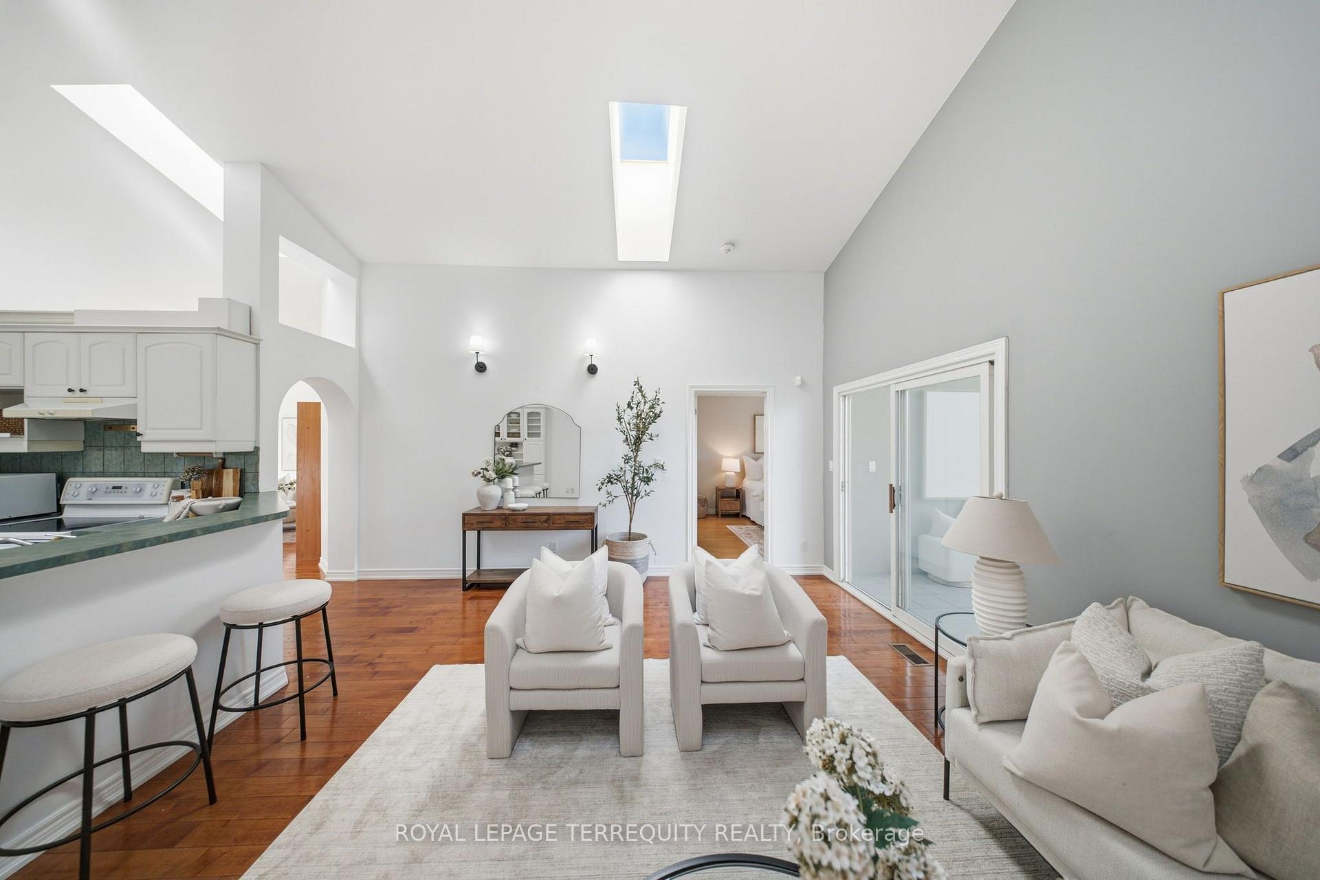 Photo 12 of 29 Ontoro Boulevard, Ajax, South East — HOMEH