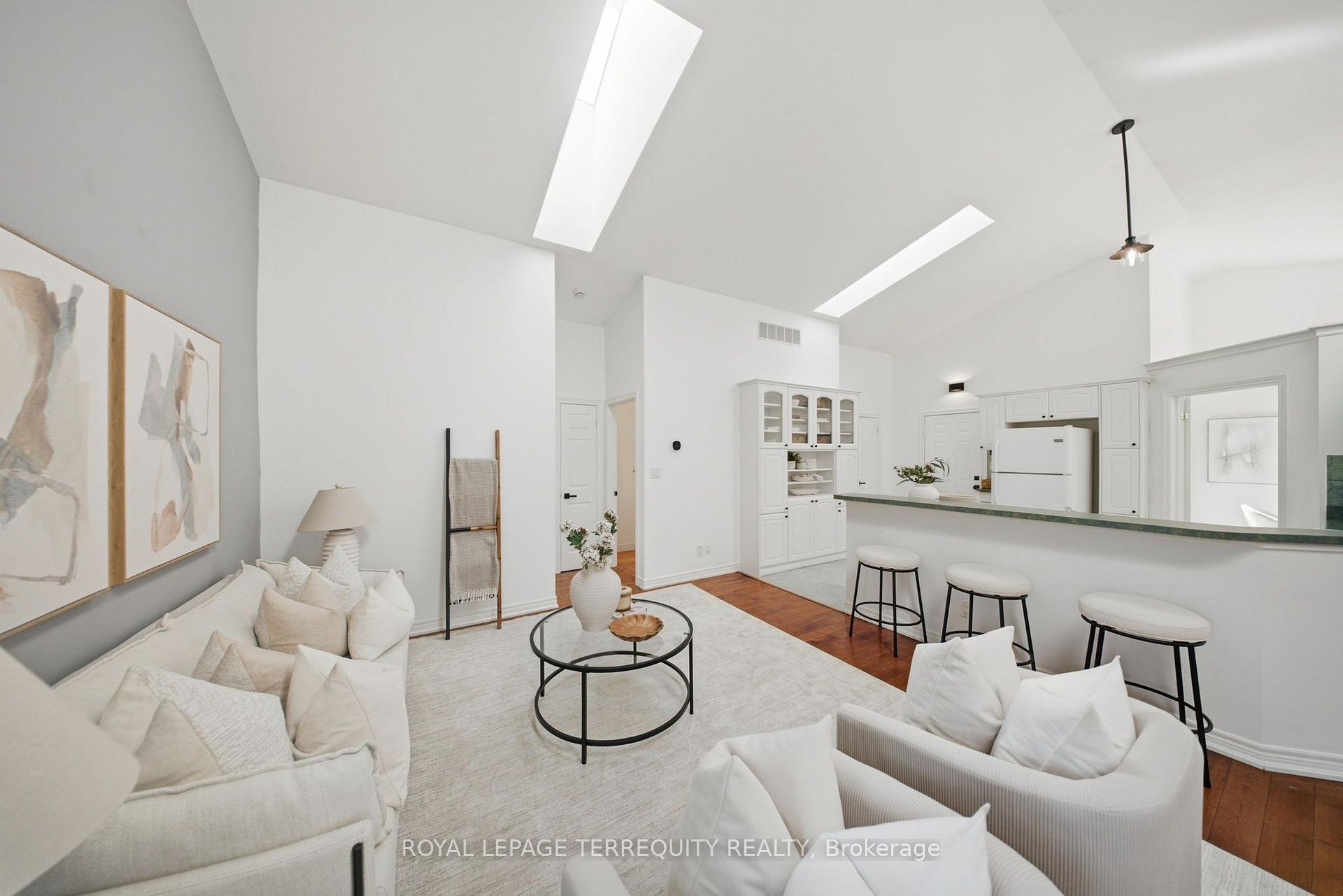 Photo 13 of 29 Ontoro Boulevard, Ajax, South East — HOMEH