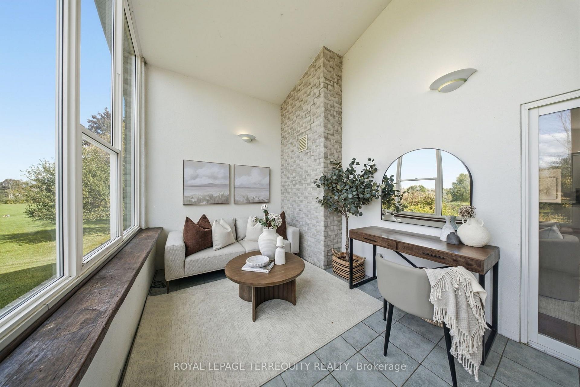 Photo 21 of 29 Ontoro Boulevard, Ajax, South East — HOMEH