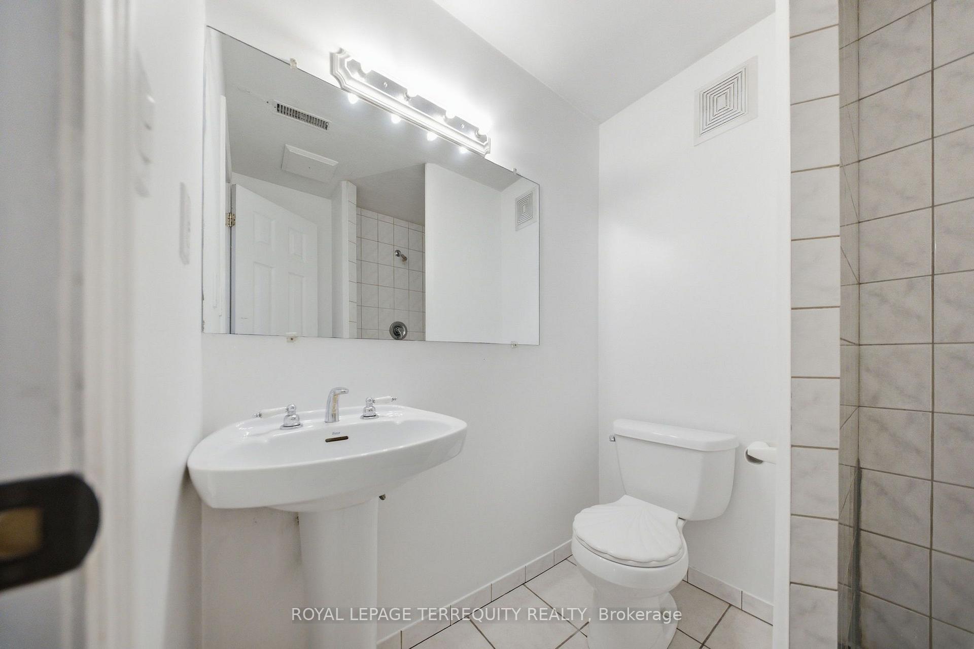 Photo 37 of 29 Ontoro Boulevard, Ajax, South East — HOMEH