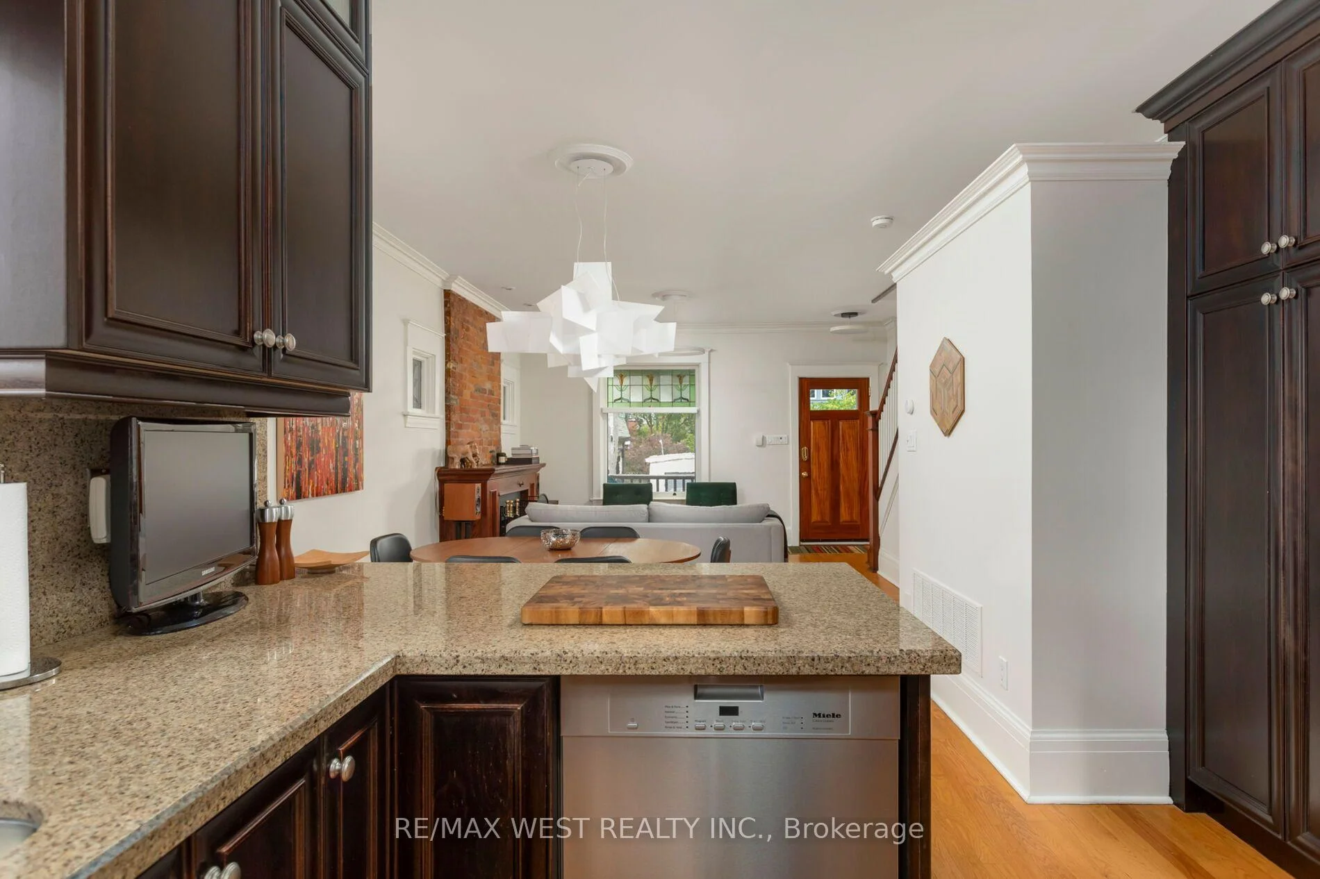 Photo 18 of 81 Chelsea Avenue, Toronto, High Park North — HOMEH