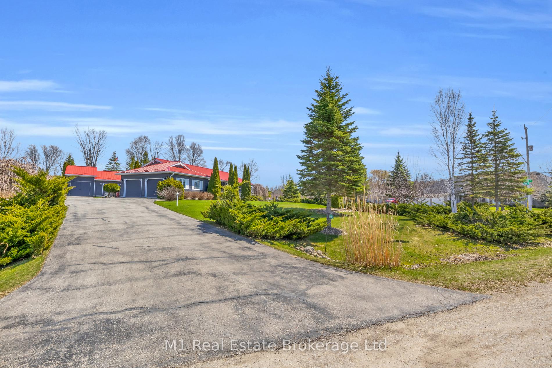 Photo 2 of 2 Joanne Crescent, Minto — HOMEH