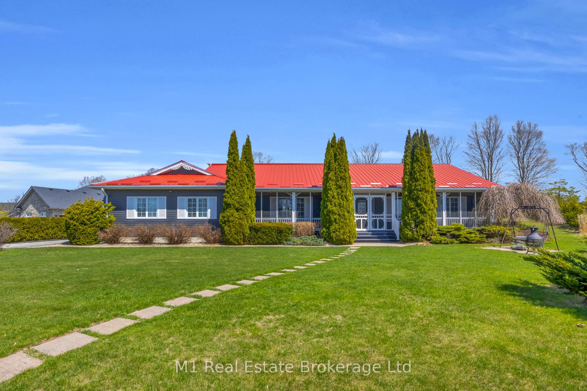 Photo 5 of 2 Joanne Crescent, Minto — HOMEH