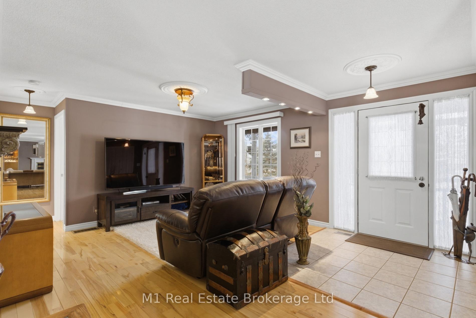 Photo 9 of 2 Joanne Crescent, Minto — HOMEH