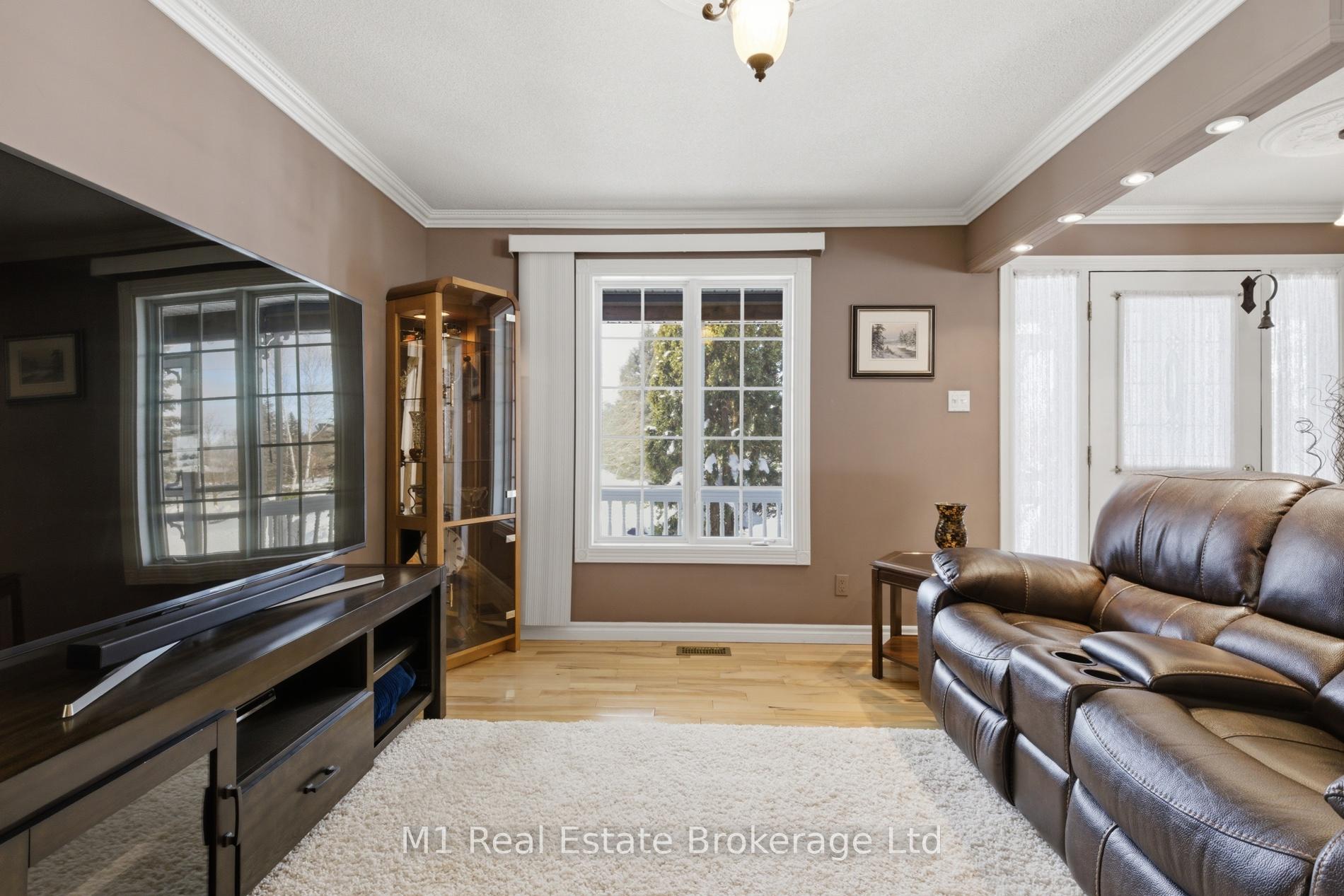Photo 10 of 2 Joanne Crescent, Minto — HOMEH