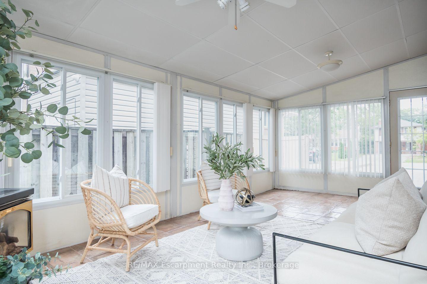 Photo 24 of 1237 Redbank Crescent, Oakville, College Park — HOMEH