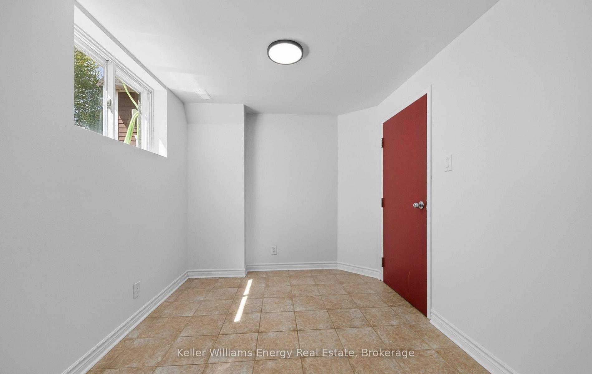 Photo 30 of 676 Victory Drive, Pickering, West Shore — HOMEH