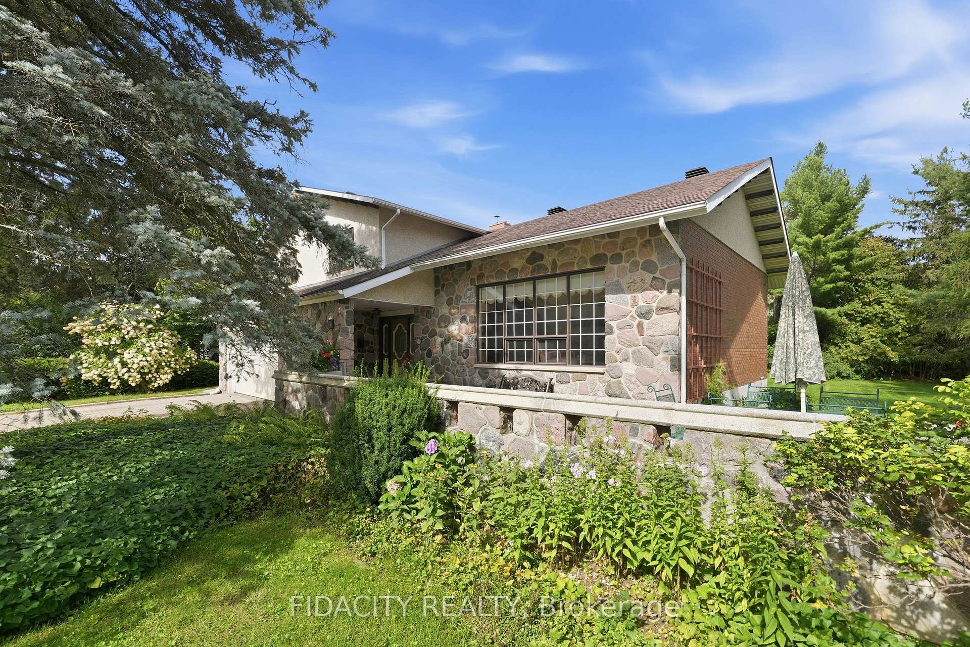 Photo 2 of 45 Cortleigh Drive, Ottawa, Barrhaven - Hearts Desire — HOMEH