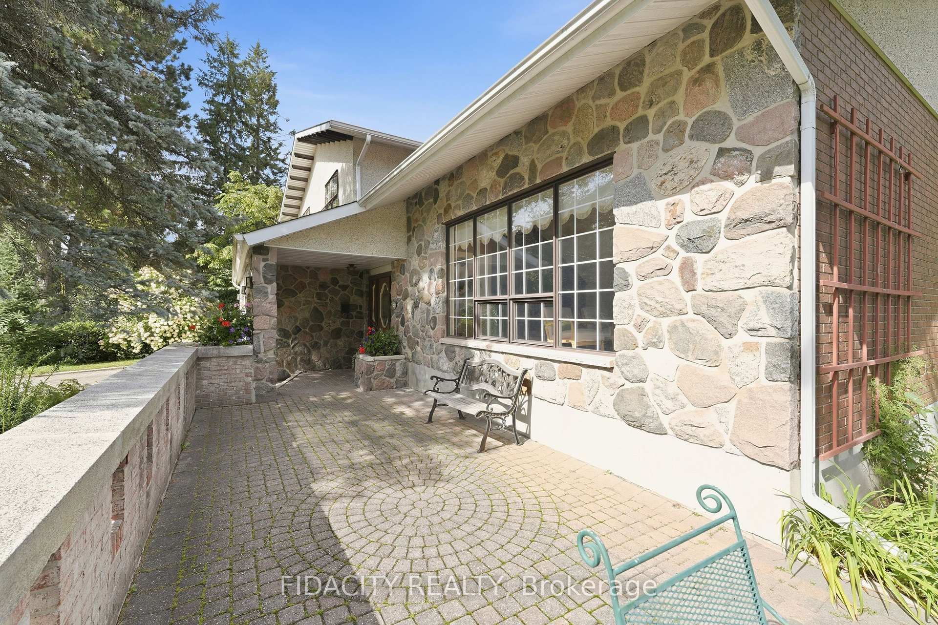 Photo 3 of 45 Cortleigh Drive, Ottawa, Barrhaven - Hearts Desire — HOMEH