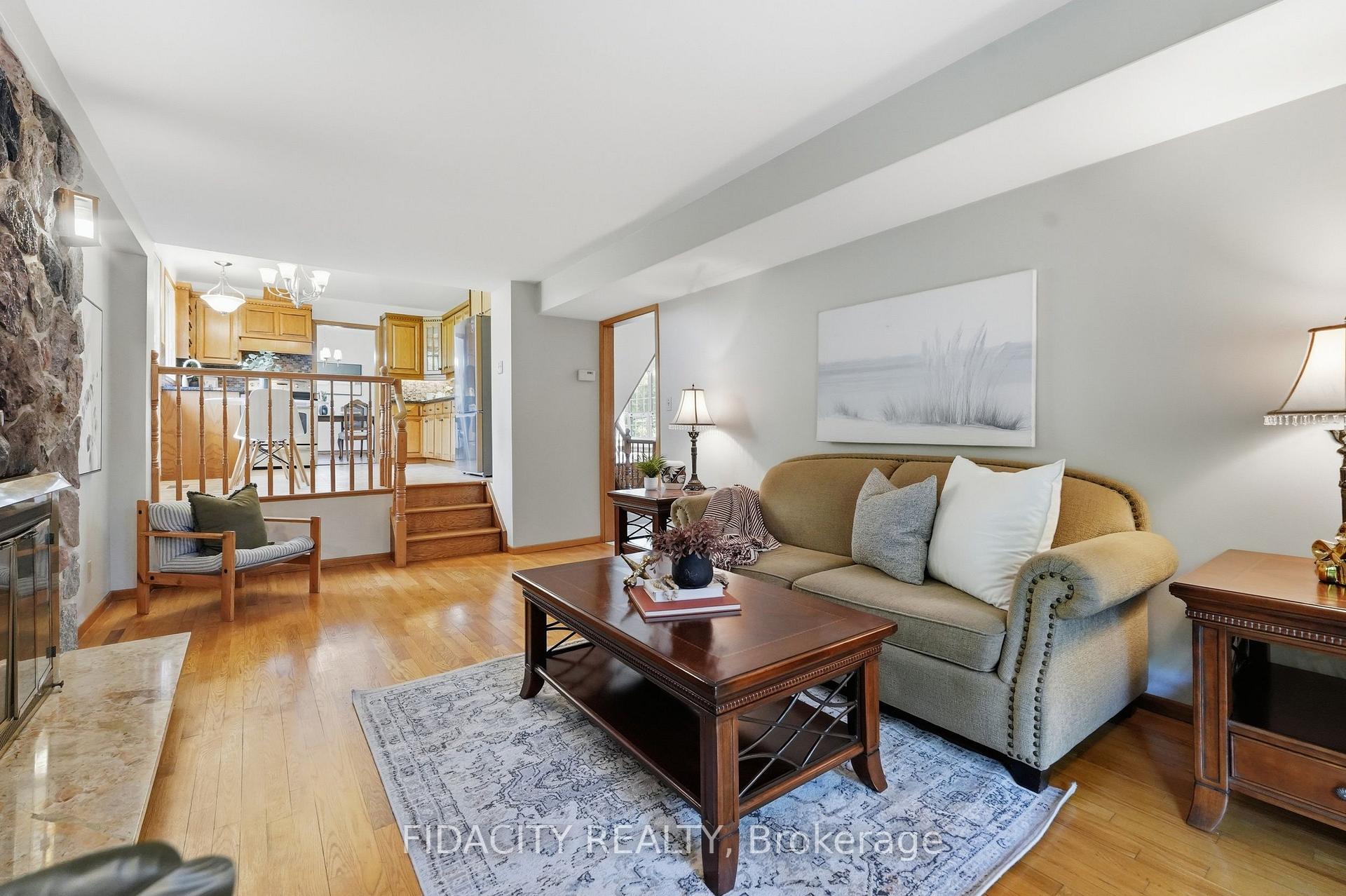 Photo 20 of 45 Cortleigh Drive, Ottawa, Barrhaven - Hearts Desire — HOMEH