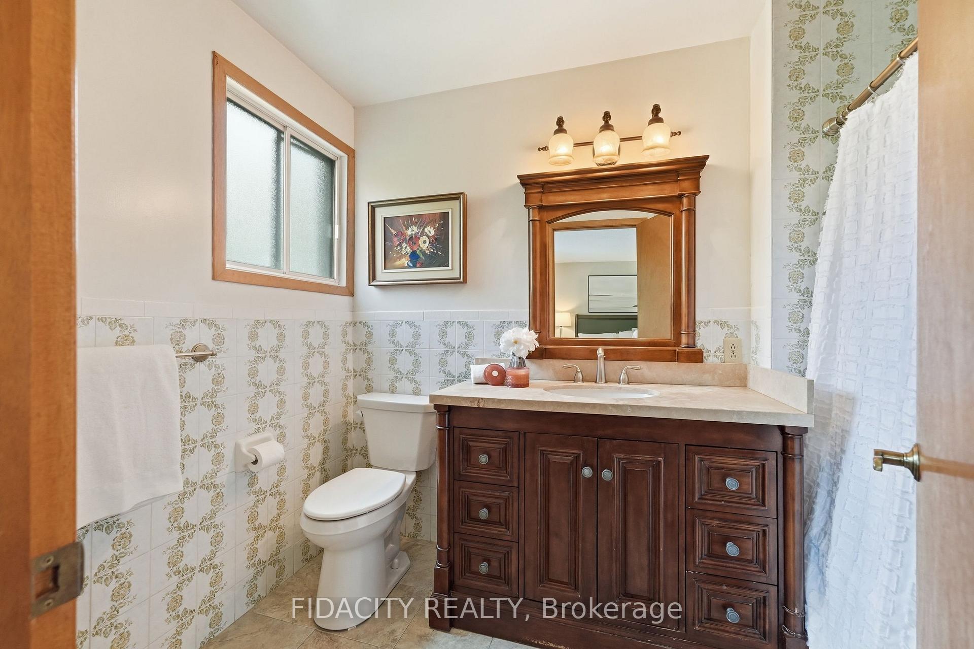Photo 23 of 45 Cortleigh Drive, Ottawa, Barrhaven - Hearts Desire — HOMEH