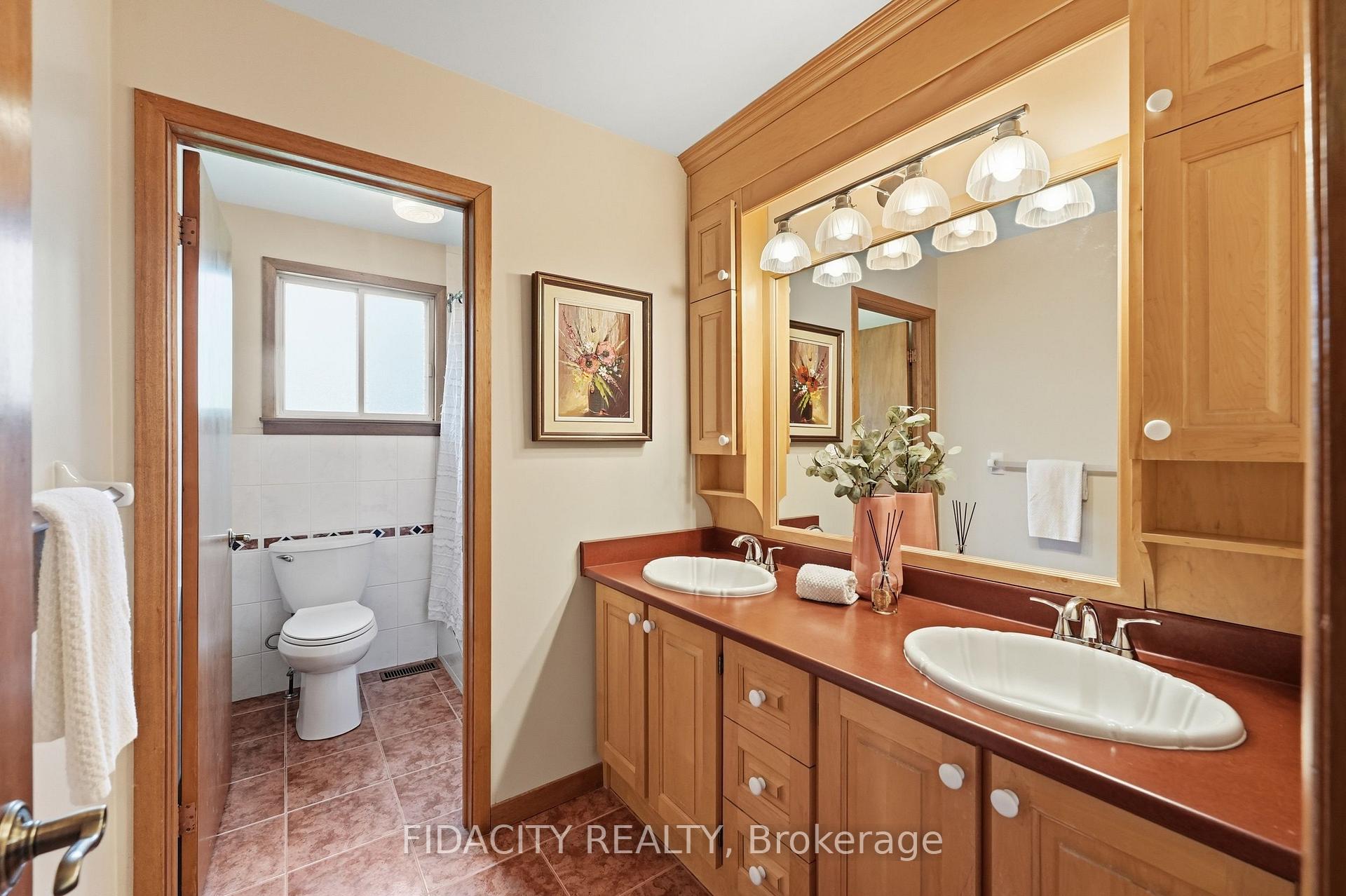 Photo 26 of 45 Cortleigh Drive, Ottawa, Barrhaven - Hearts Desire — HOMEH