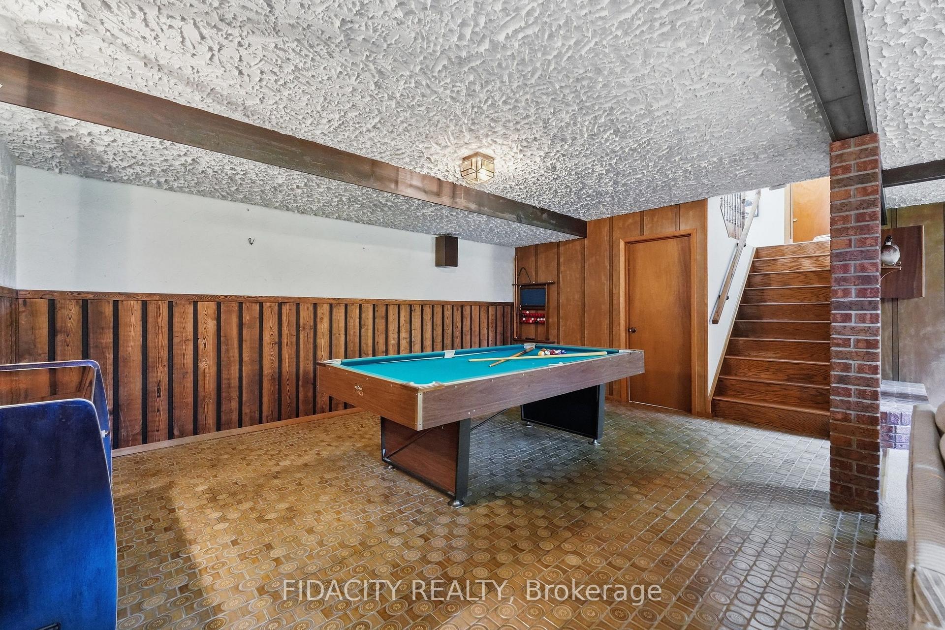 Photo 28 of 45 Cortleigh Drive, Ottawa, Barrhaven - Hearts Desire — HOMEH