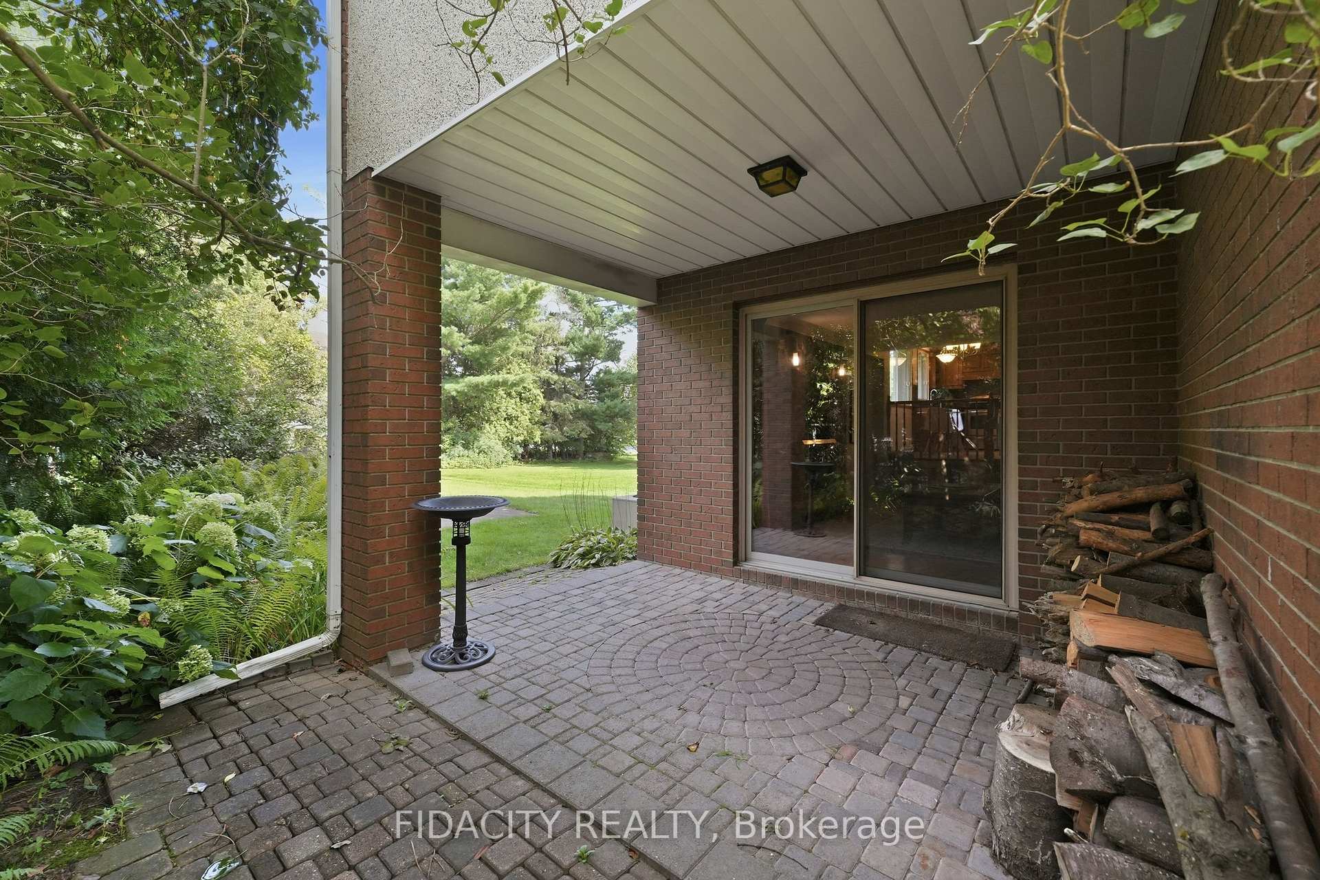 Photo 36 of 45 Cortleigh Drive, Ottawa, Barrhaven - Hearts Desire — HOMEH