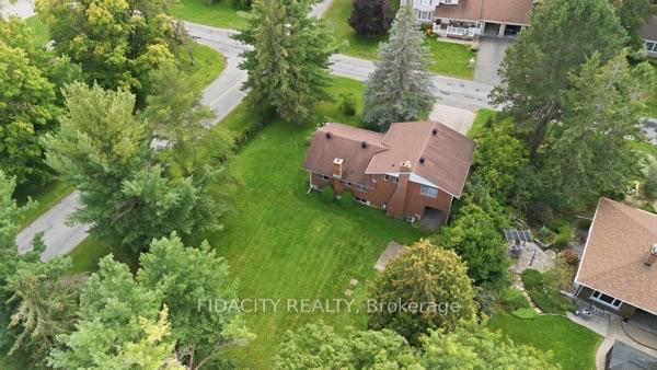 Photo 37 of 45 Cortleigh Drive, Ottawa, Barrhaven - Hearts Desire — HOMEH