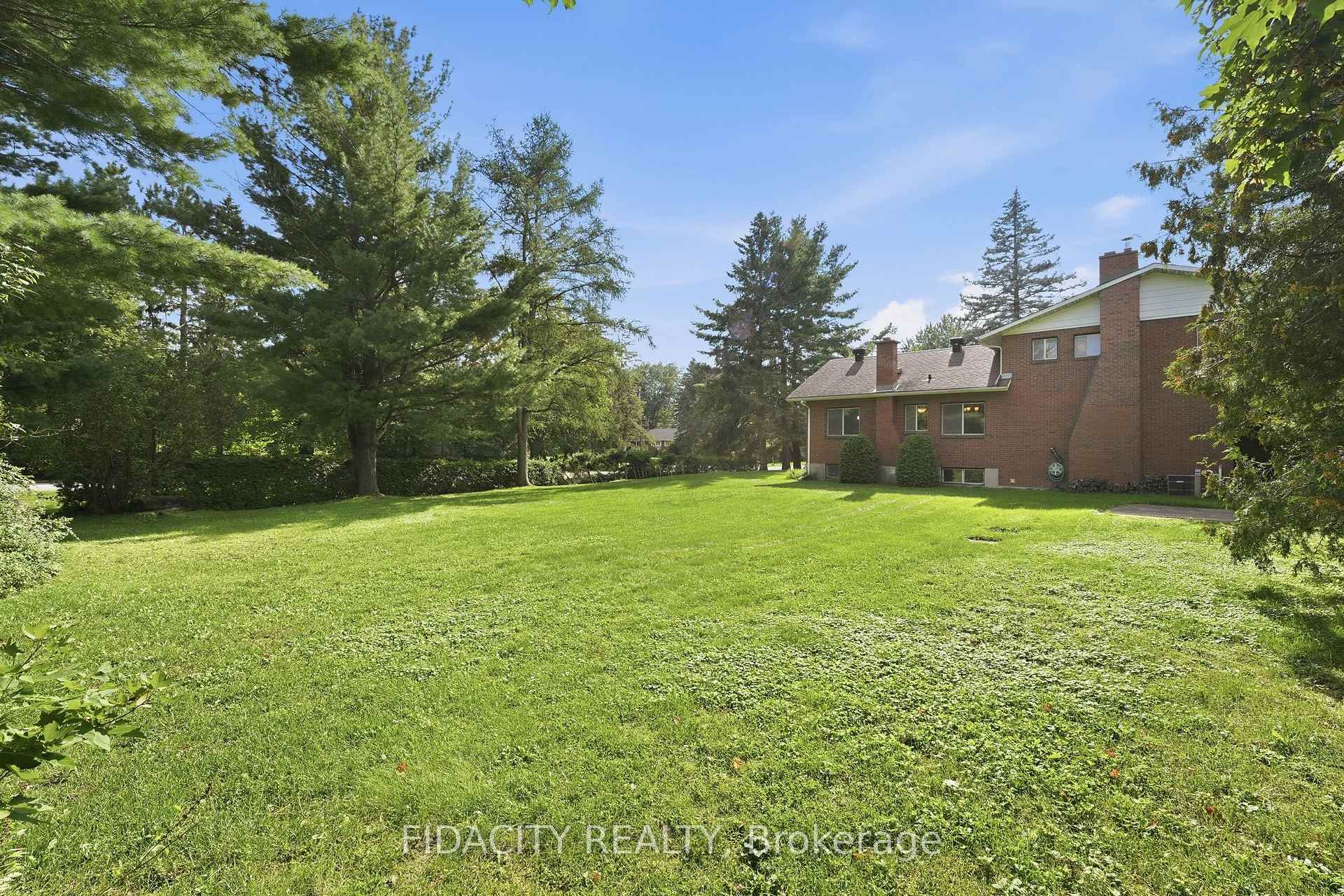 Photo 40 of 45 Cortleigh Drive, Ottawa, Barrhaven - Hearts Desire — HOMEH