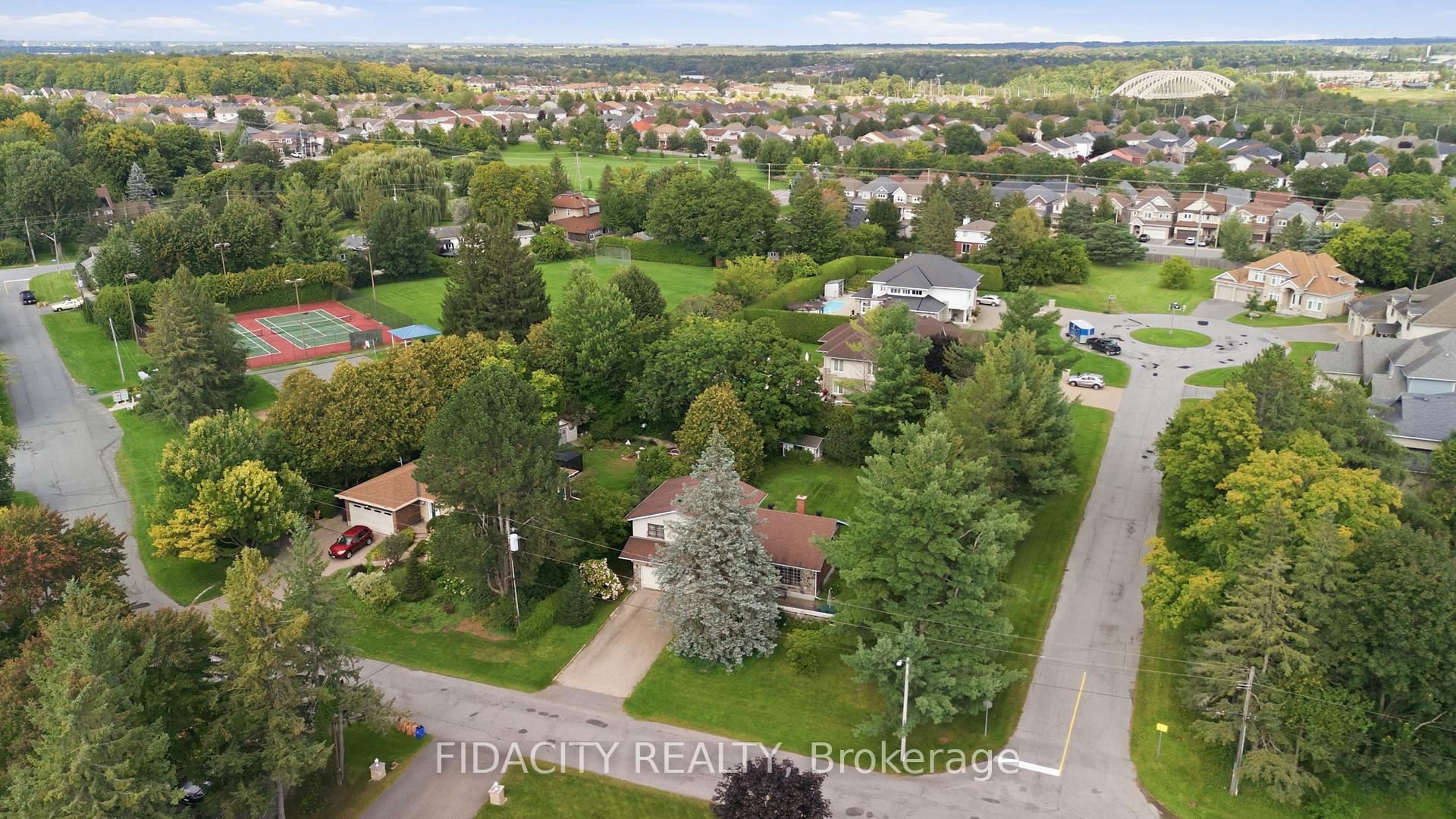 Photo 42 of 45 Cortleigh Drive, Ottawa, Barrhaven - Hearts Desire — HOMEH