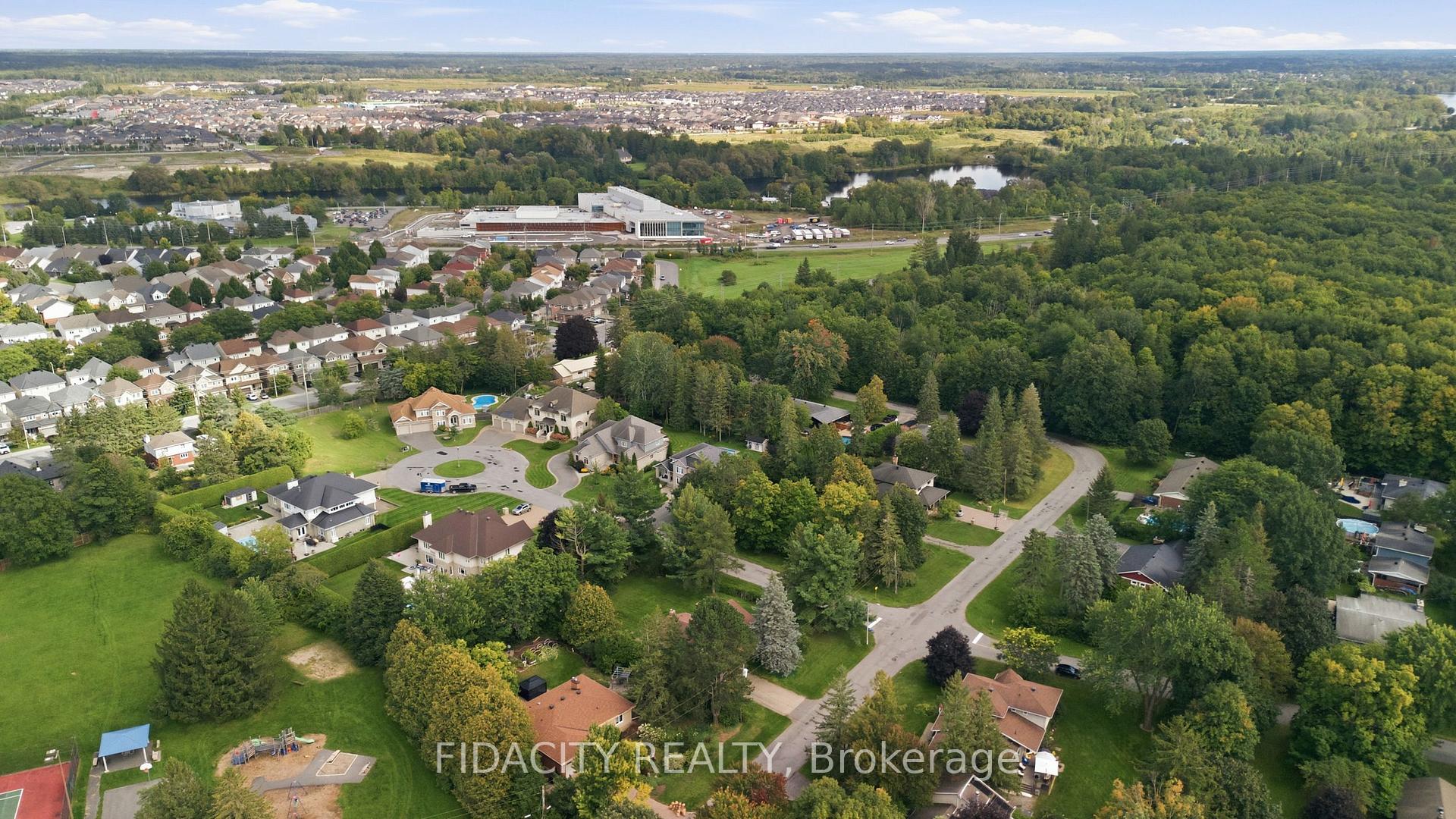 Photo 45 of 45 Cortleigh Drive, Ottawa, Barrhaven - Hearts Desire — HOMEH