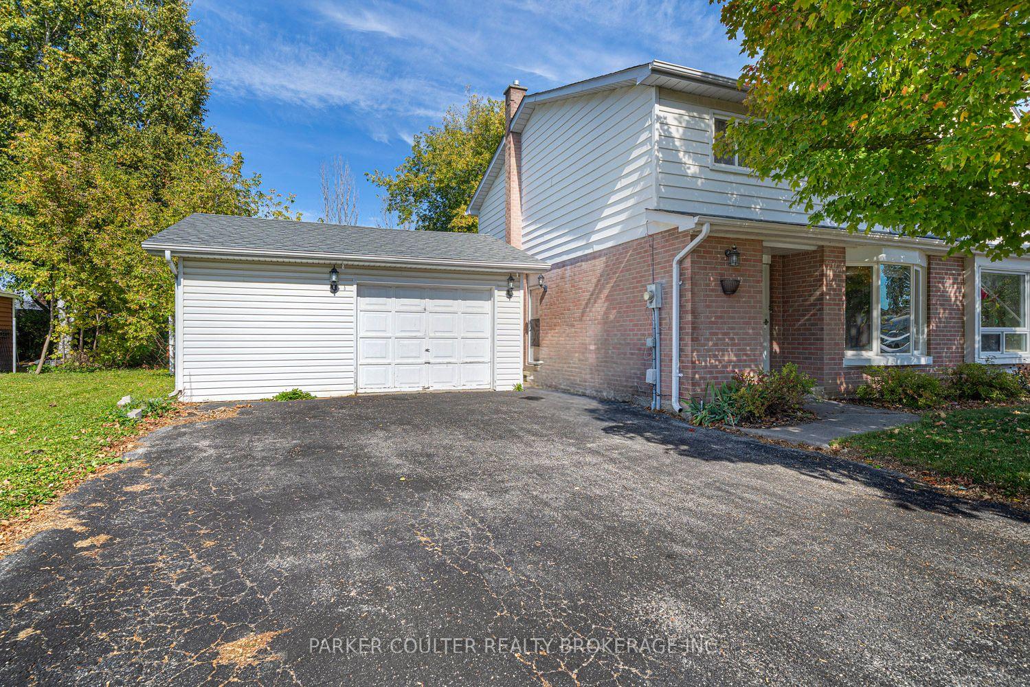 Photo 2 of 204 Beattie Avenue, New Tecumseth, Alliston — HOMEH
