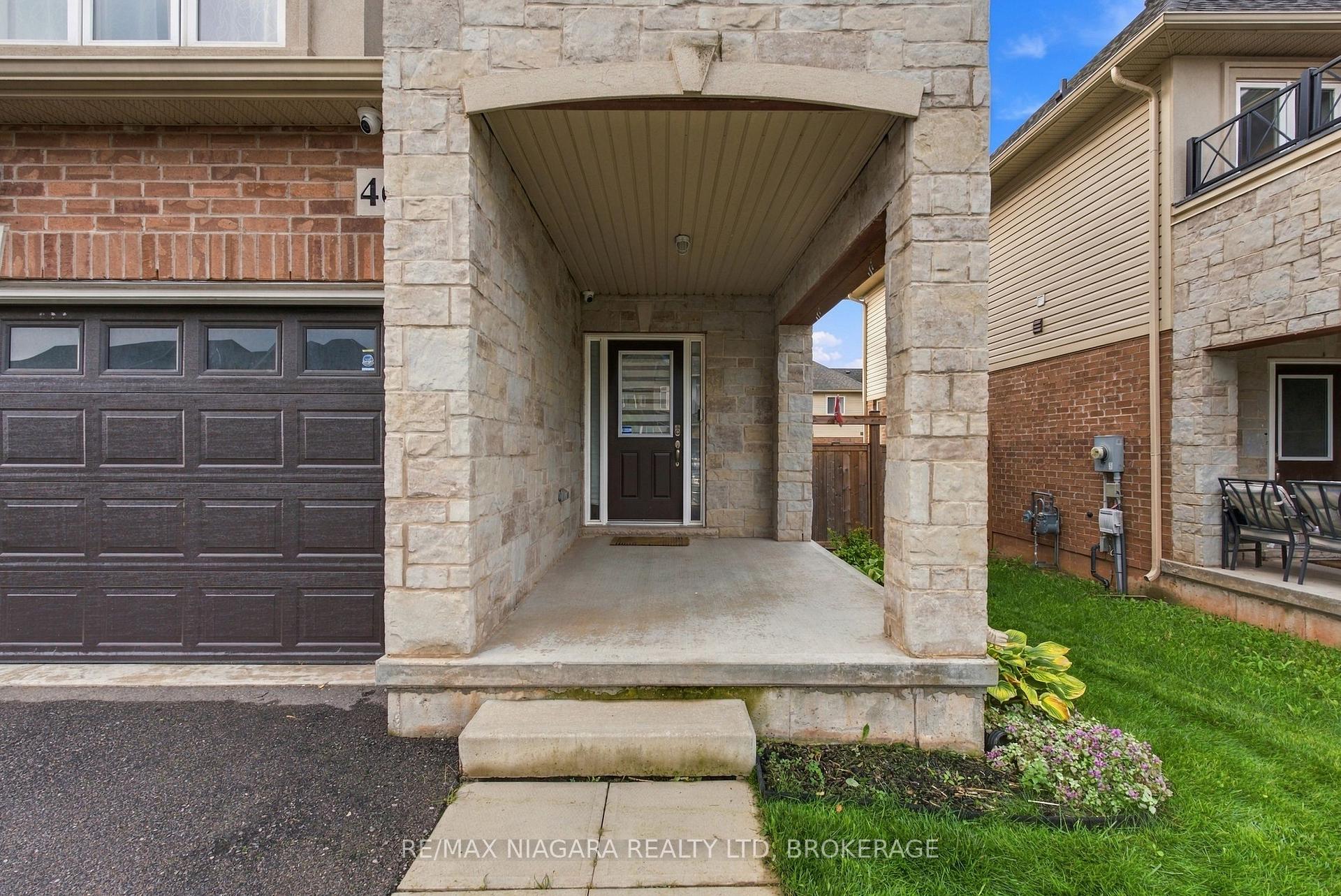 Photo 3 of 46 Pinot Crescent, Hamilton, Fruitland — HOMEH