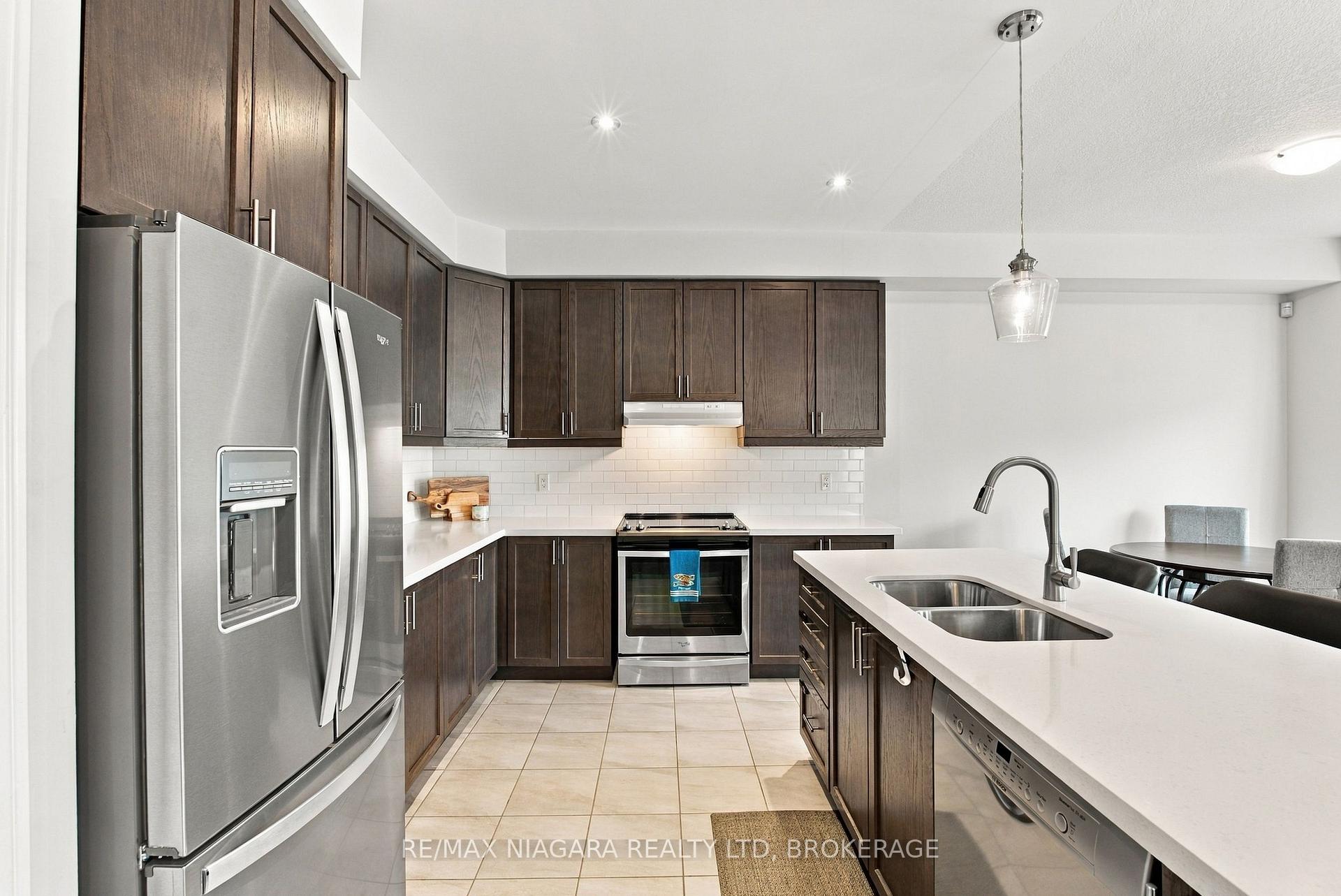 Photo 12 of 46 Pinot Crescent, Hamilton, Fruitland — HOMEH