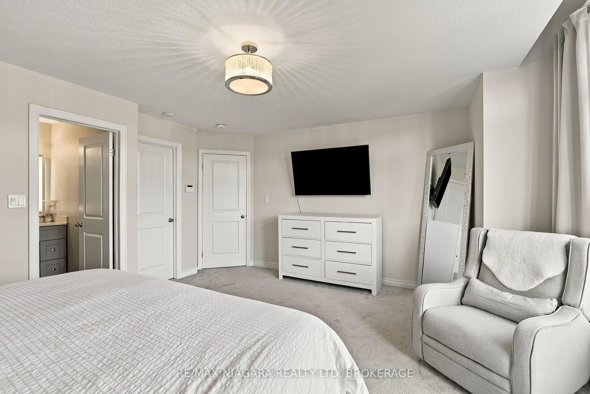 Photo 16 of 46 Pinot Crescent, Hamilton, Fruitland — HOMEH