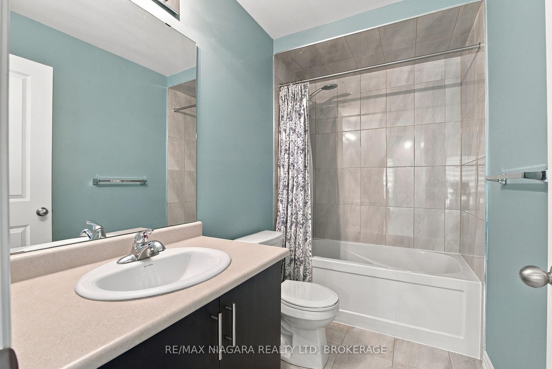 Photo 20 of 46 Pinot Crescent, Hamilton, Fruitland — HOMEH