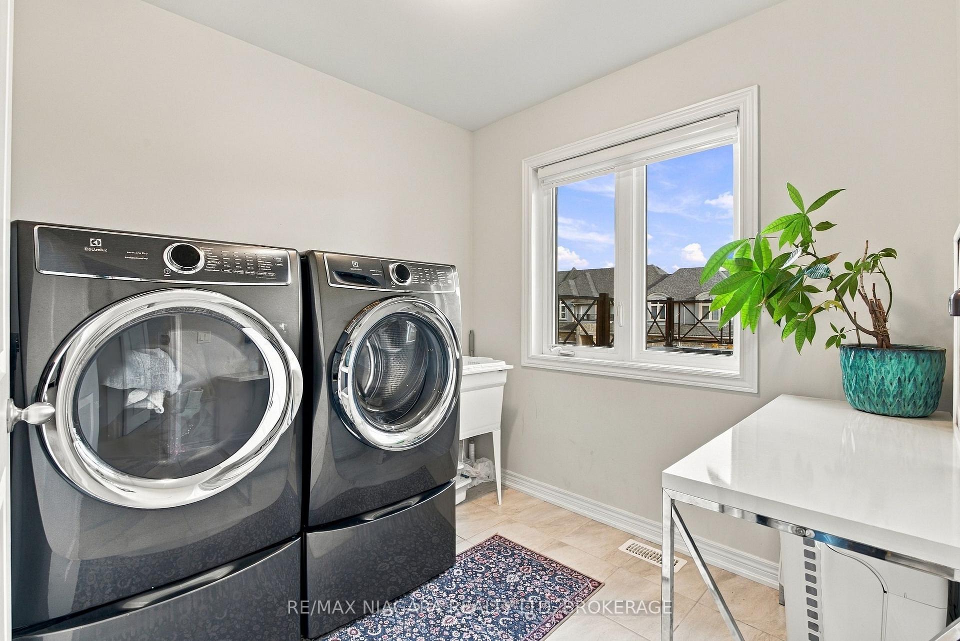 Photo 21 of 46 Pinot Crescent, Hamilton, Fruitland — HOMEH
