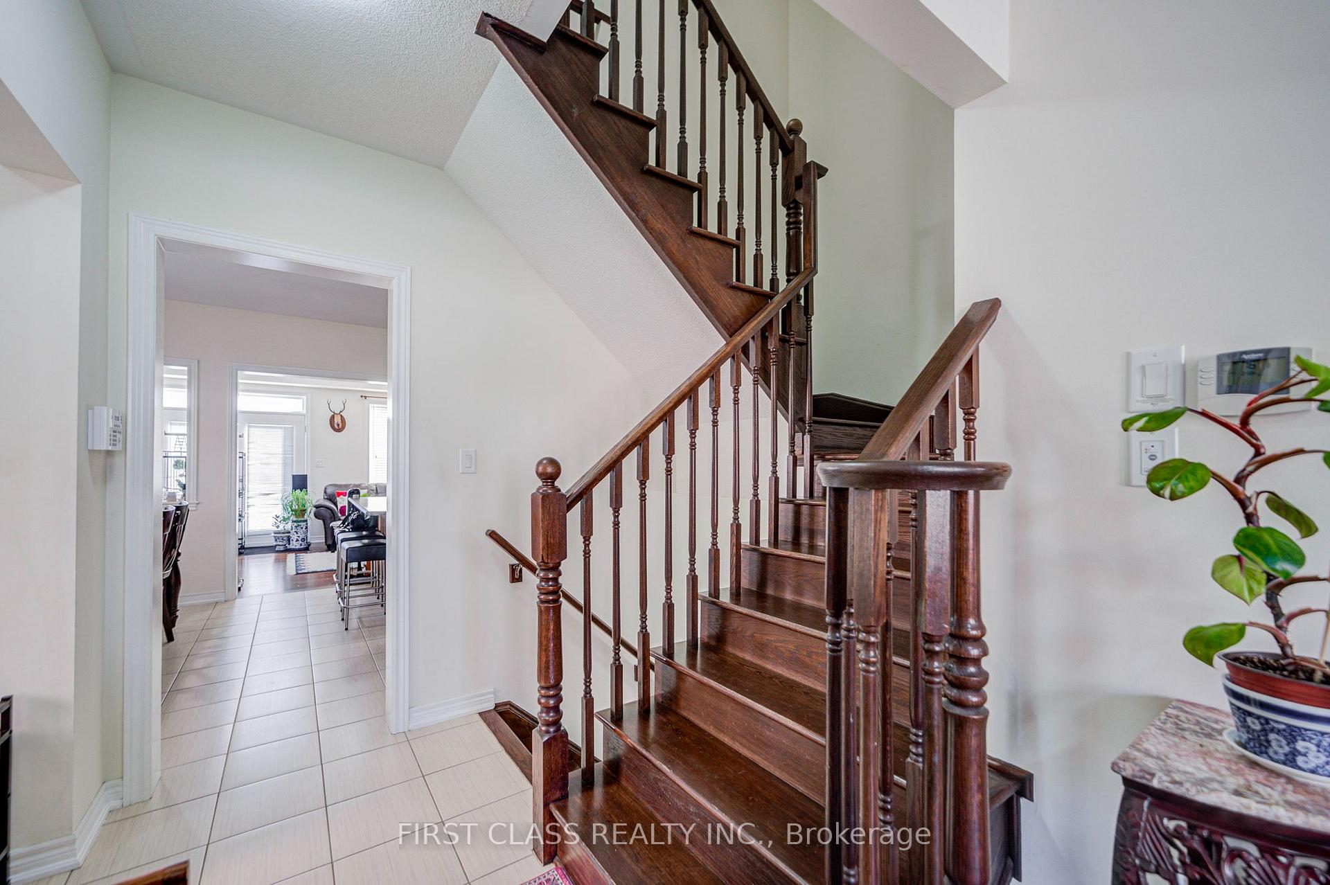 Photo 10 of 27 Cinemark Avenue, Markham, Cornell — HOMEH