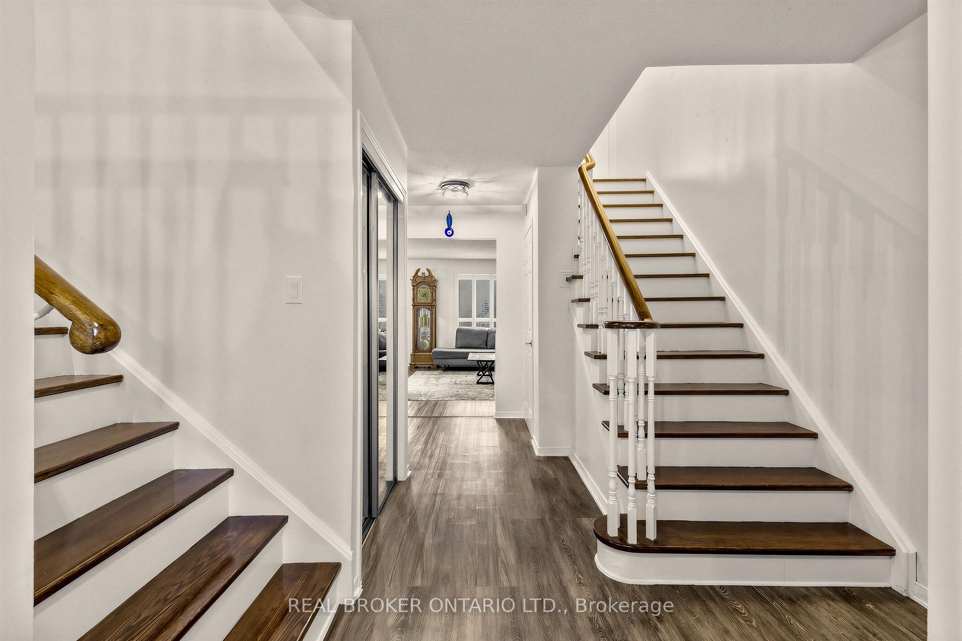 Photo 9 of 26 White Boulevard, Vaughan, Brownridge — HOMEH