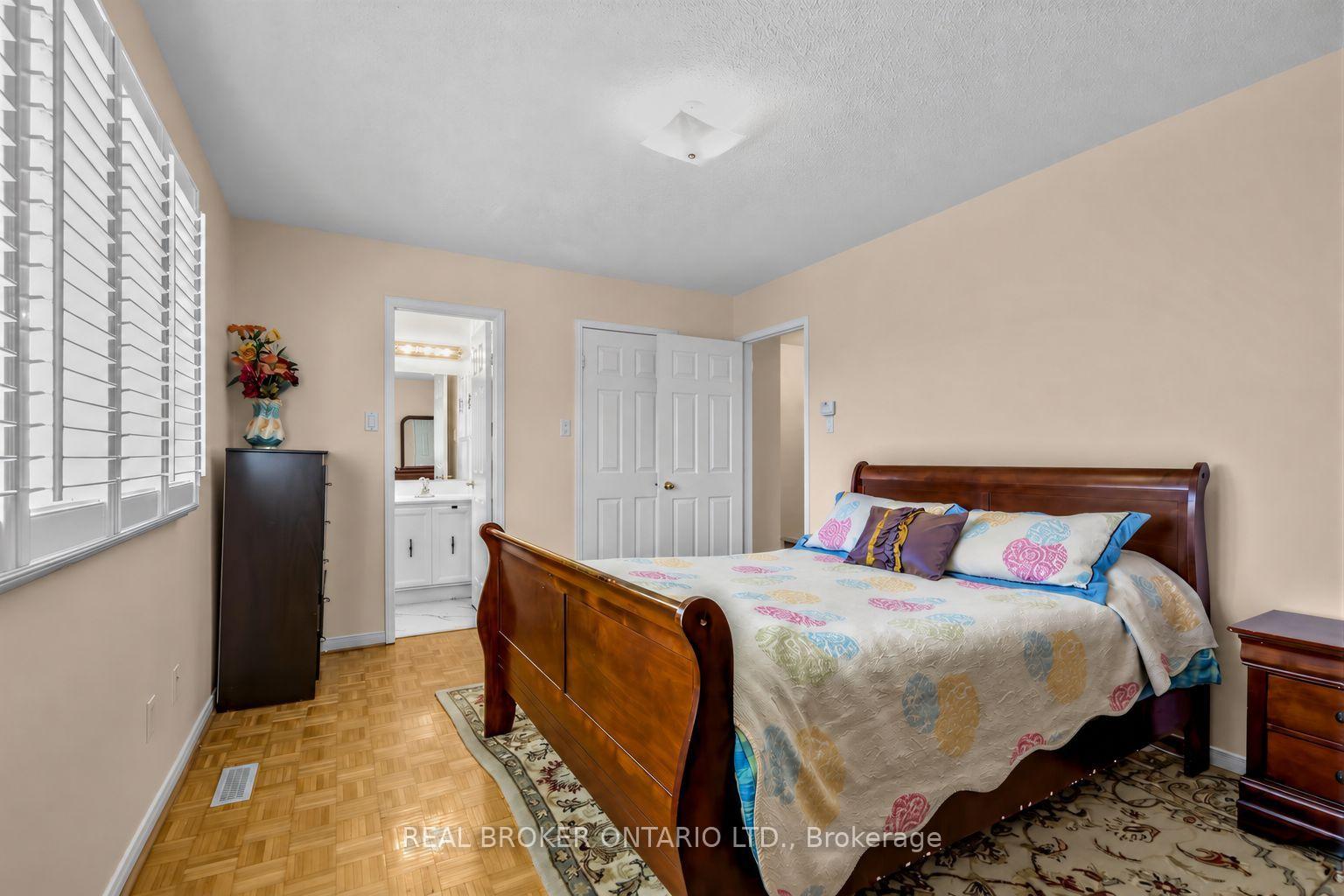 Photo 25 of 26 White Boulevard, Vaughan, Brownridge — HOMEH