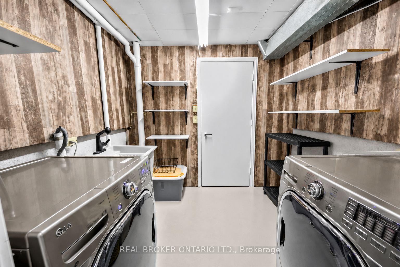 Photo 32 of 26 White Boulevard, Vaughan, Brownridge — HOMEH