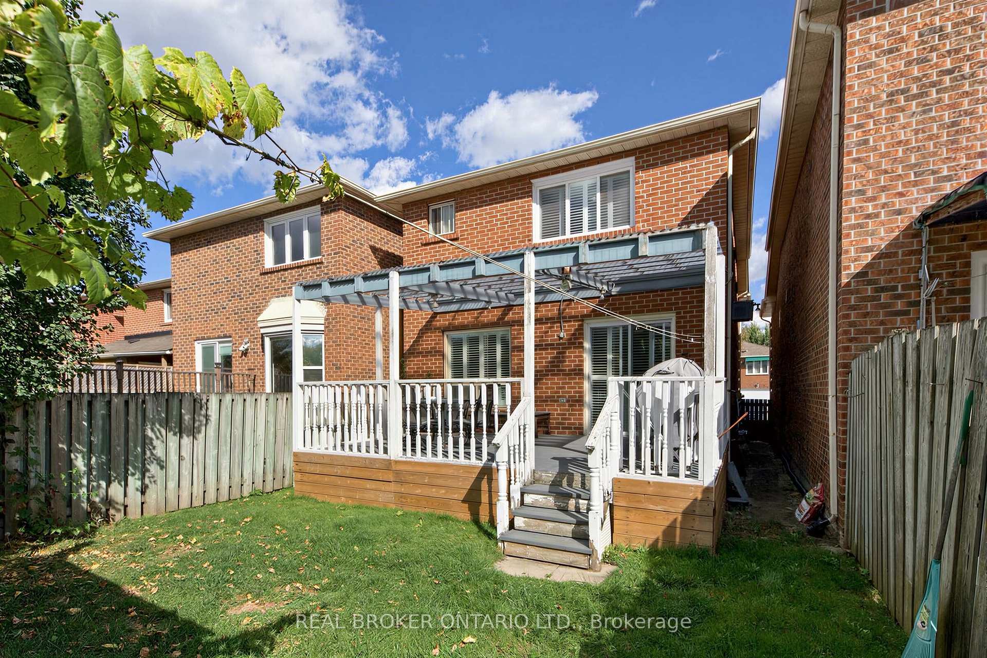Photo 35 of 26 White Boulevard, Vaughan, Brownridge — HOMEH