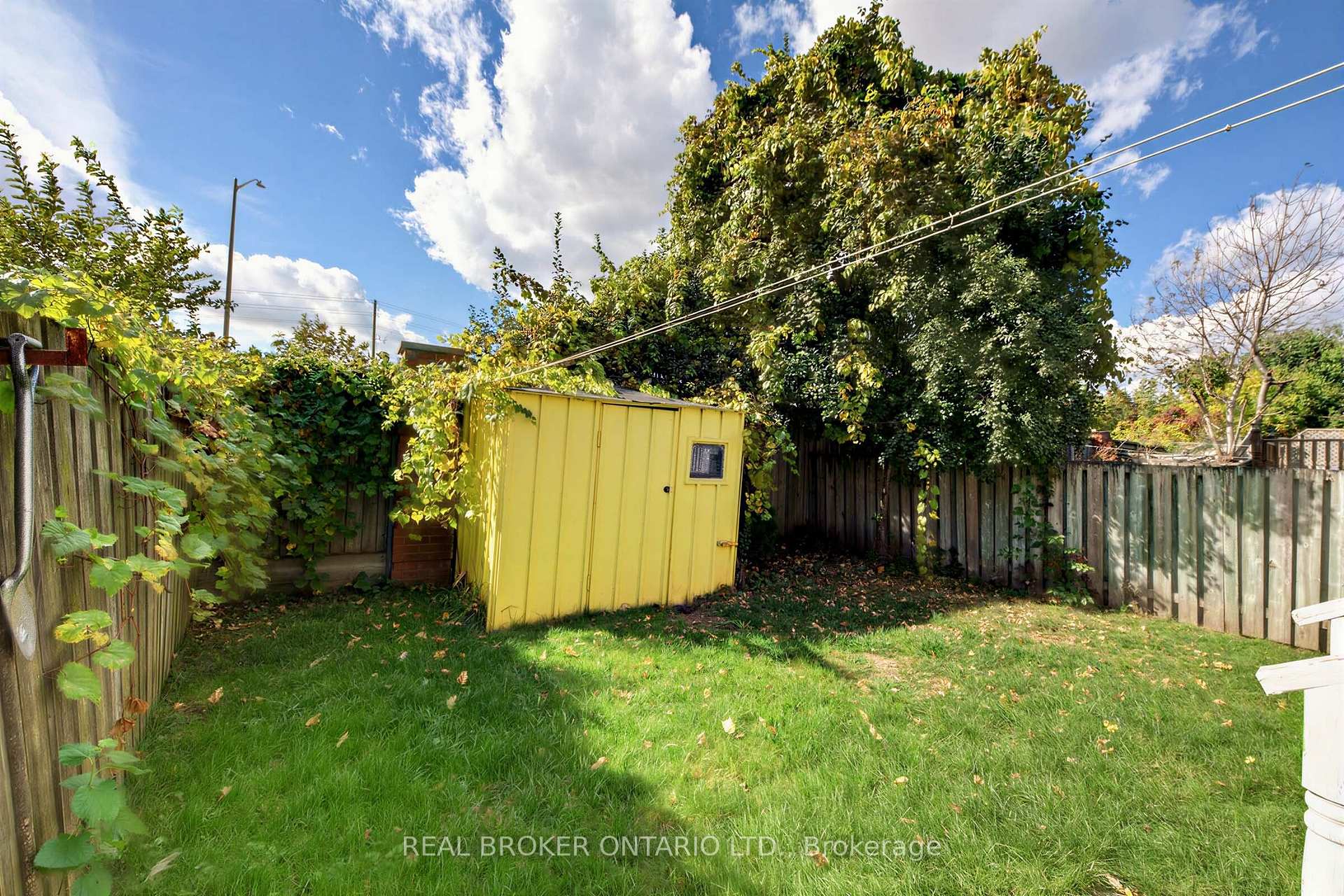 Photo 36 of 26 White Boulevard, Vaughan, Brownridge — HOMEH