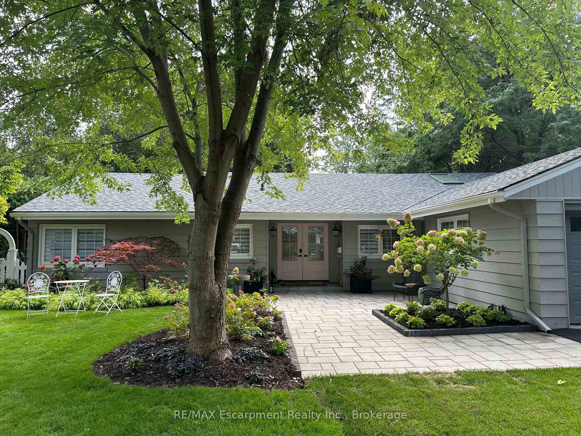 Photo 2 of 3136 Princess Boulevard, Burlington, Roseland — HOMEH