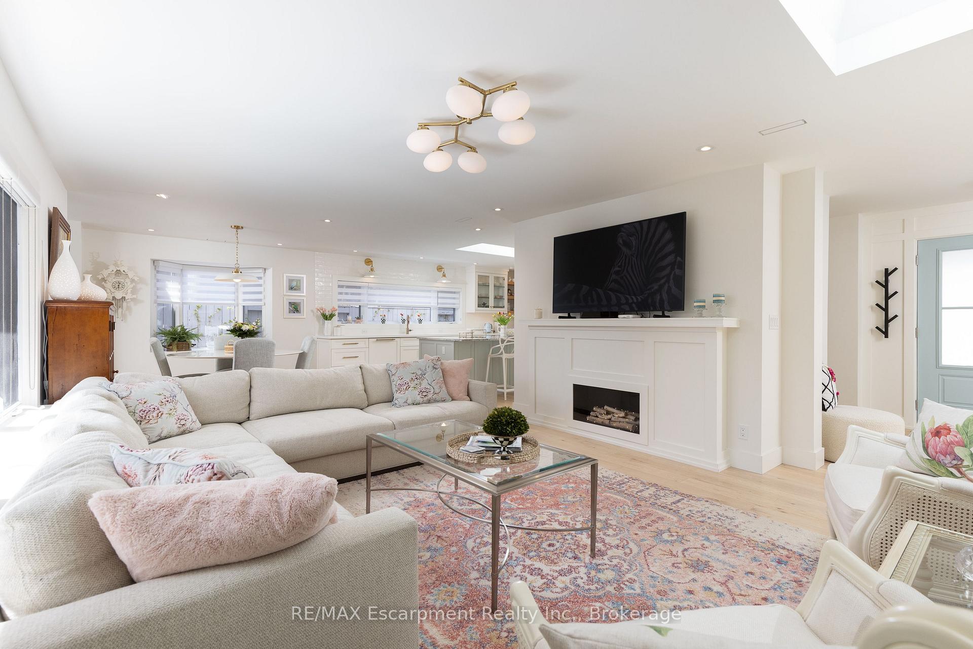 Photo 9 of 3136 Princess Boulevard, Burlington, Roseland — HOMEH