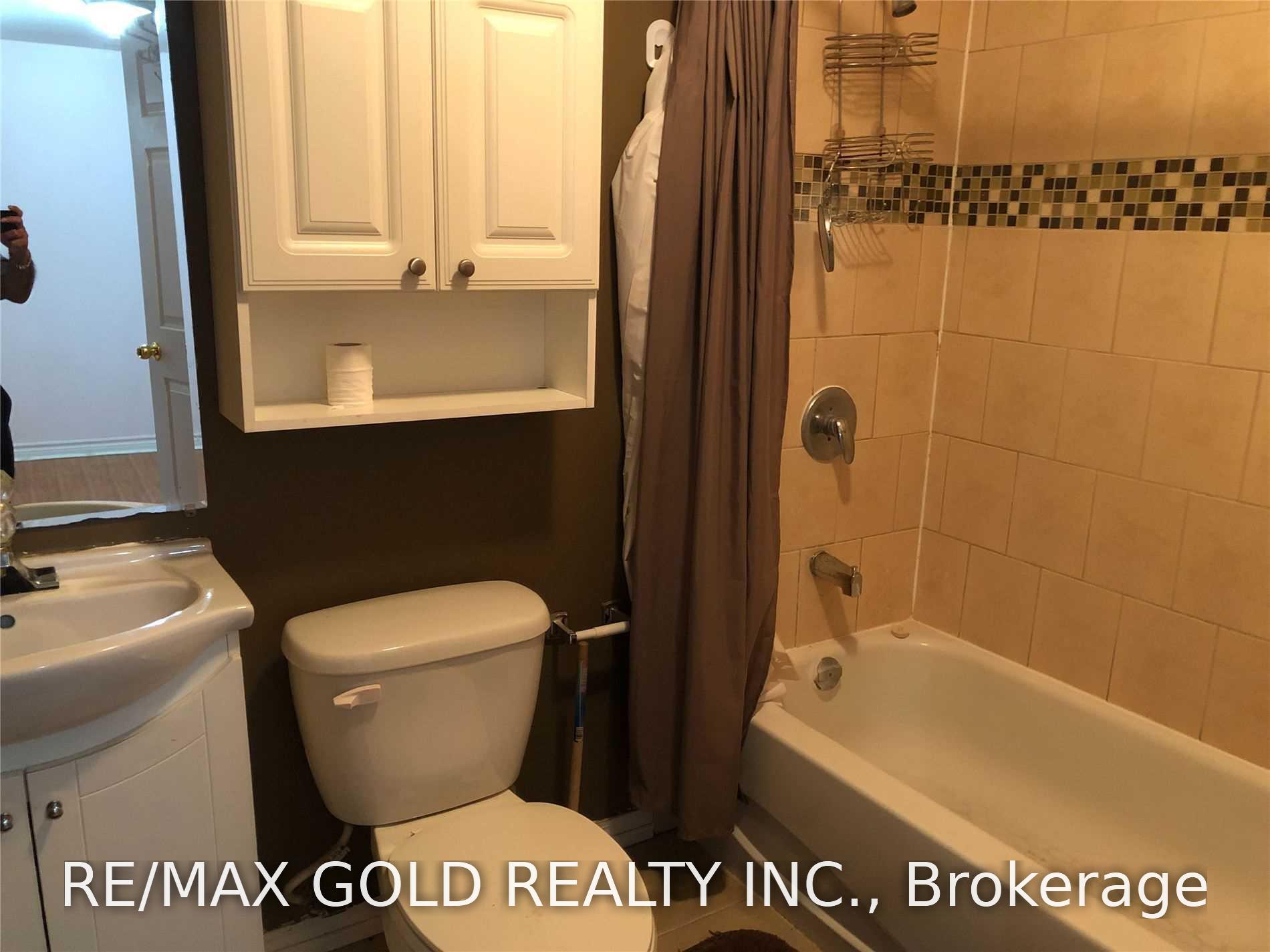 Photo 15 of Unit (Bsmt), 84 Crown Victoria Drive, Brampton, Fletcher's Meadow — HOMEH