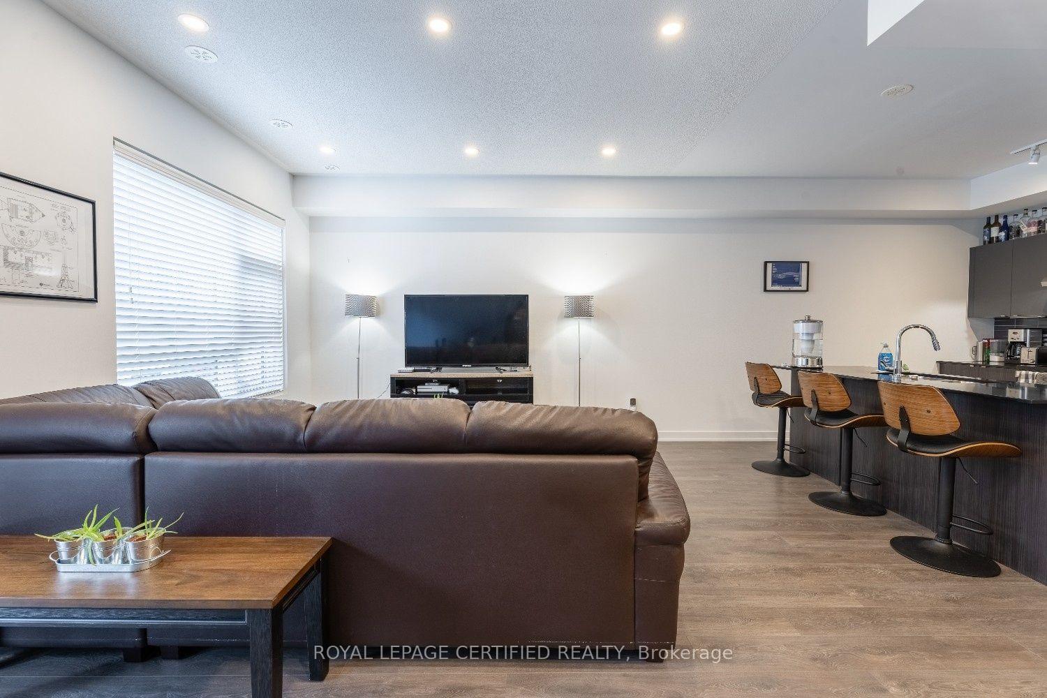 Photo 9 of Unit 45, 1121 Cooke Boulevard, Burlington, LaSalle — HOMEH