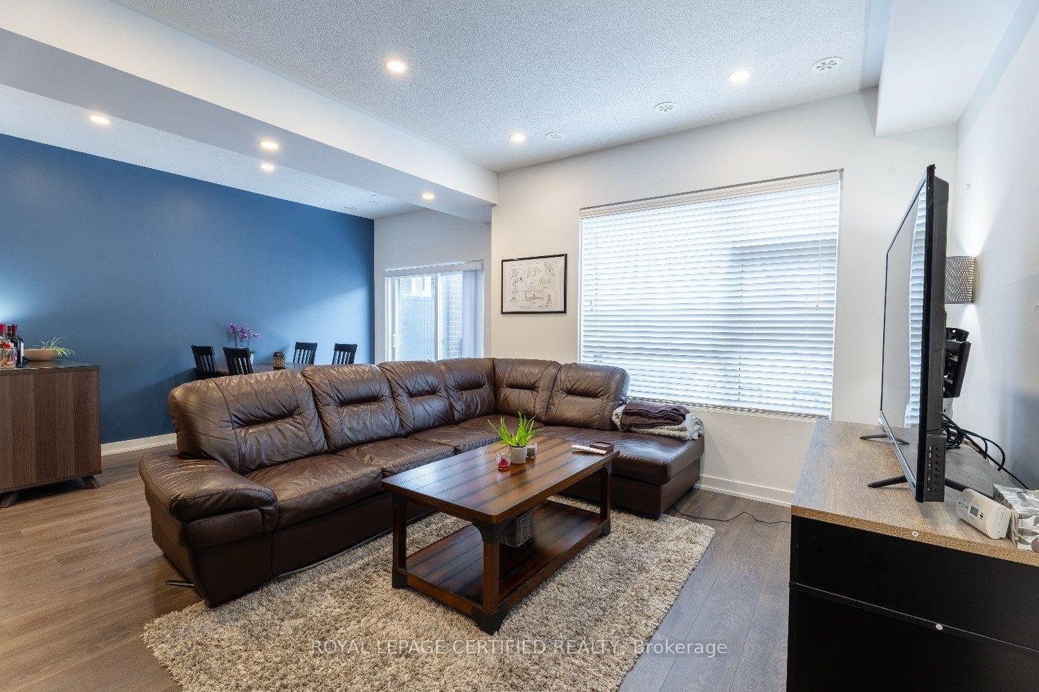 Photo 10 of Unit 45, 1121 Cooke Boulevard, Burlington, LaSalle — HOMEH