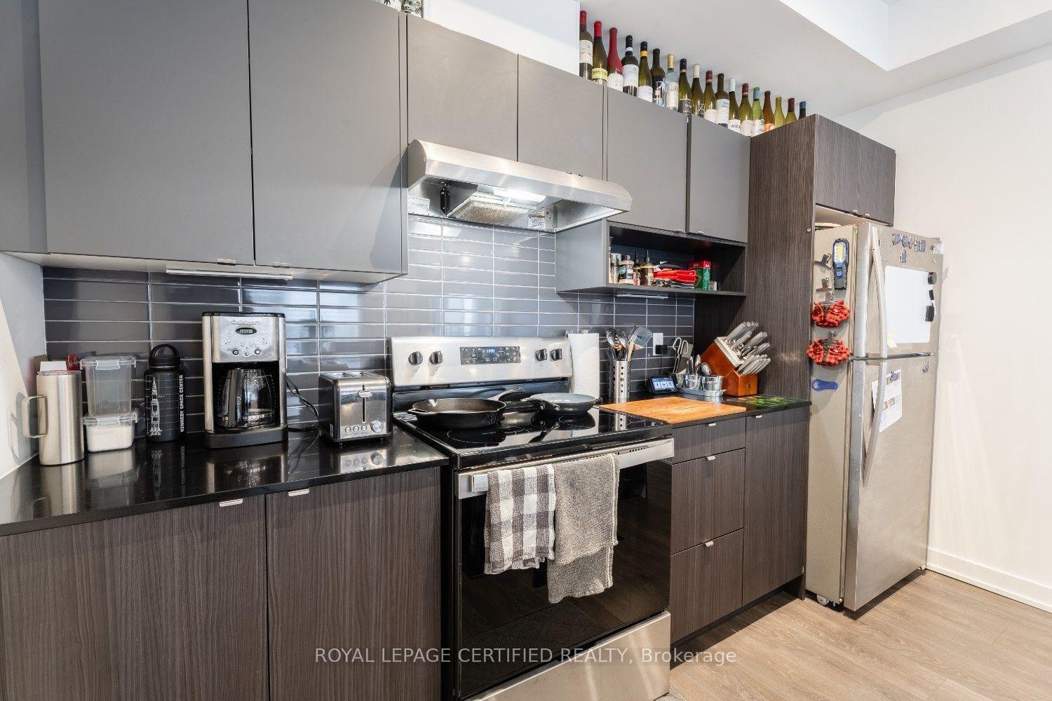 Photo 13 of Unit 45, 1121 Cooke Boulevard, Burlington, LaSalle — HOMEH