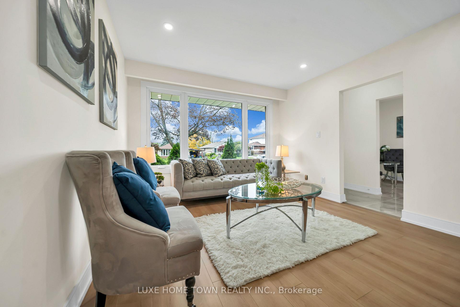 Photo 9 of 61 Keewatin Street S, Oshawa, Donevan — HOMEH