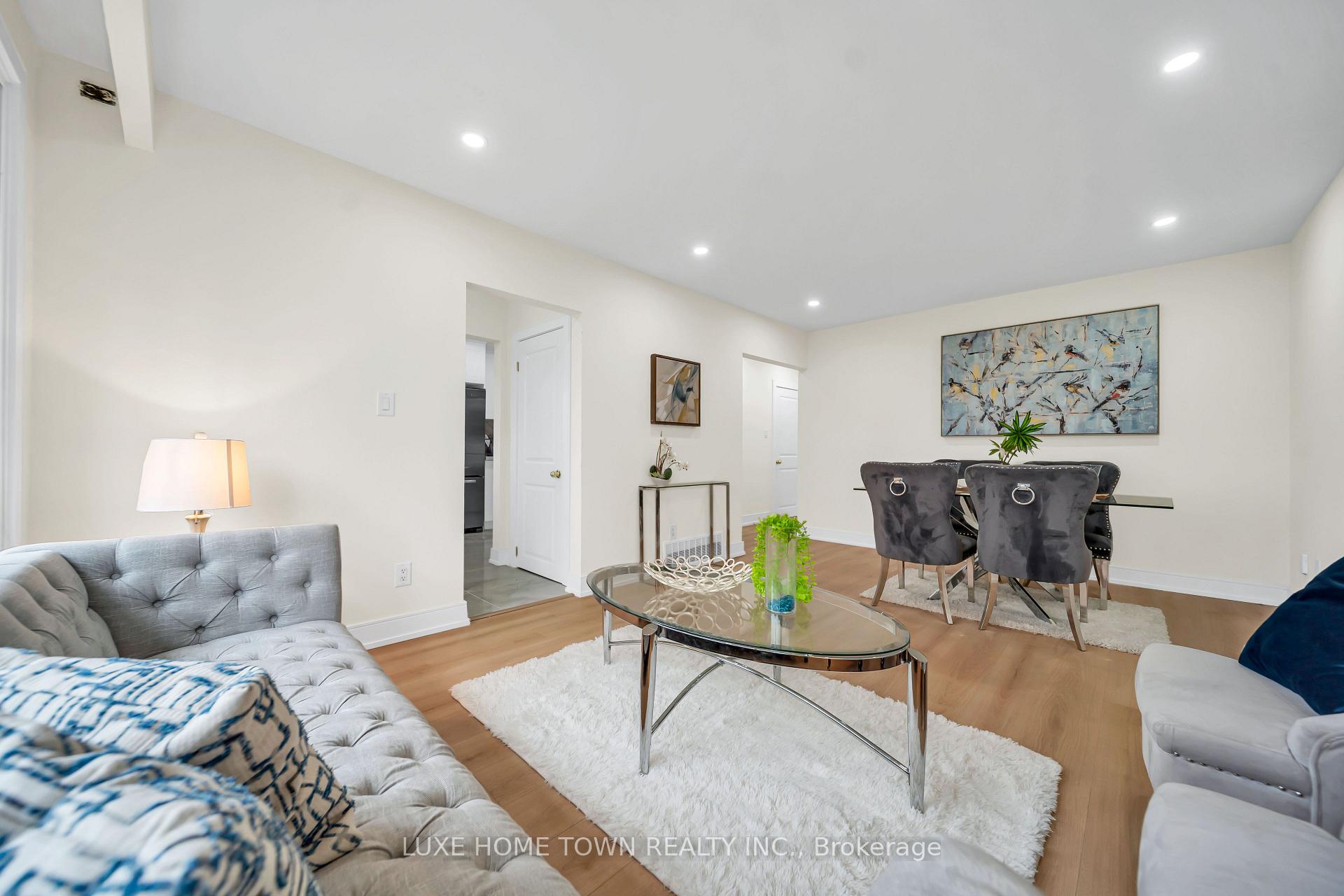 Photo 11 of 61 Keewatin Street S, Oshawa, Donevan — HOMEH
