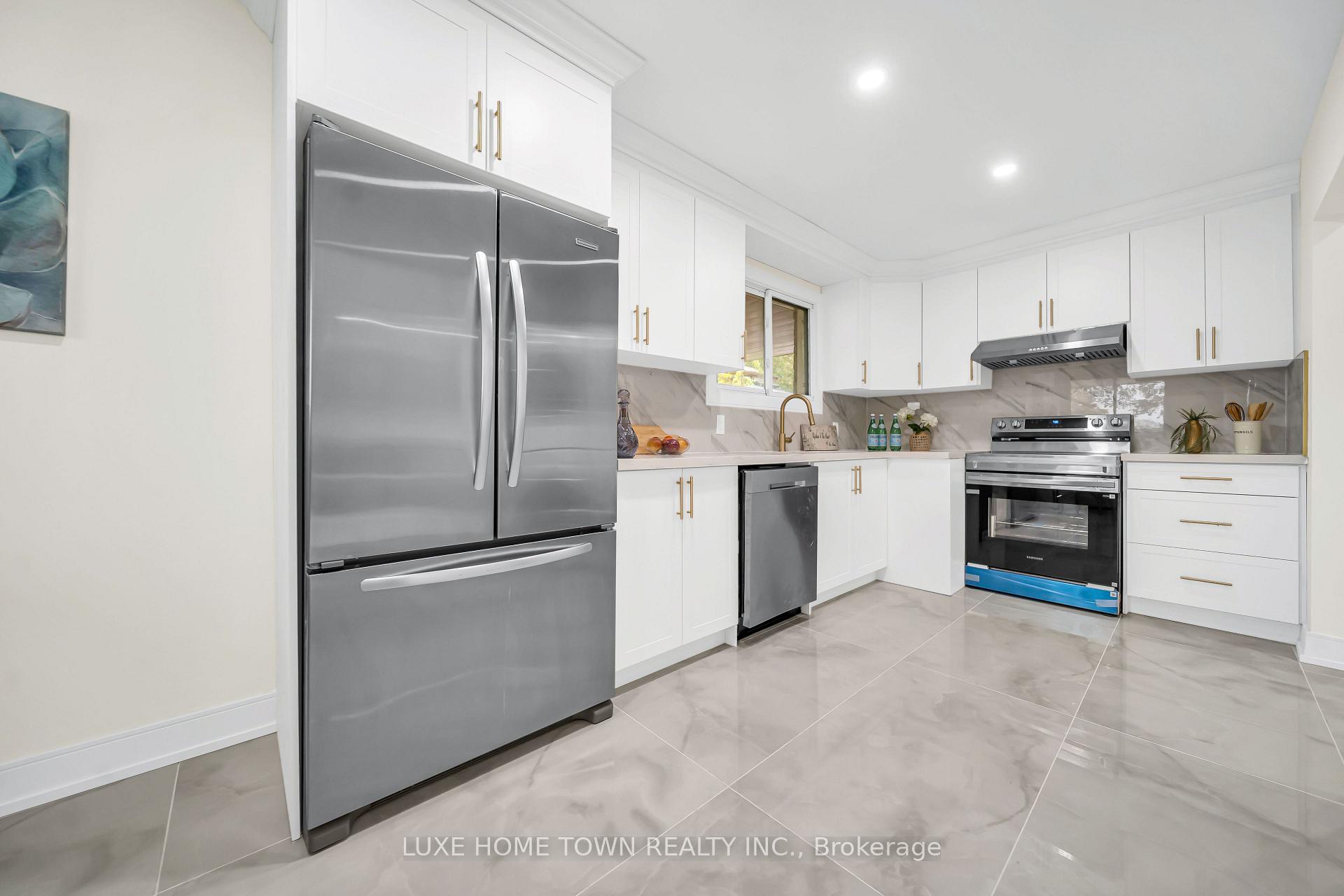 Photo 17 of 61 Keewatin Street S, Oshawa, Donevan — HOMEH