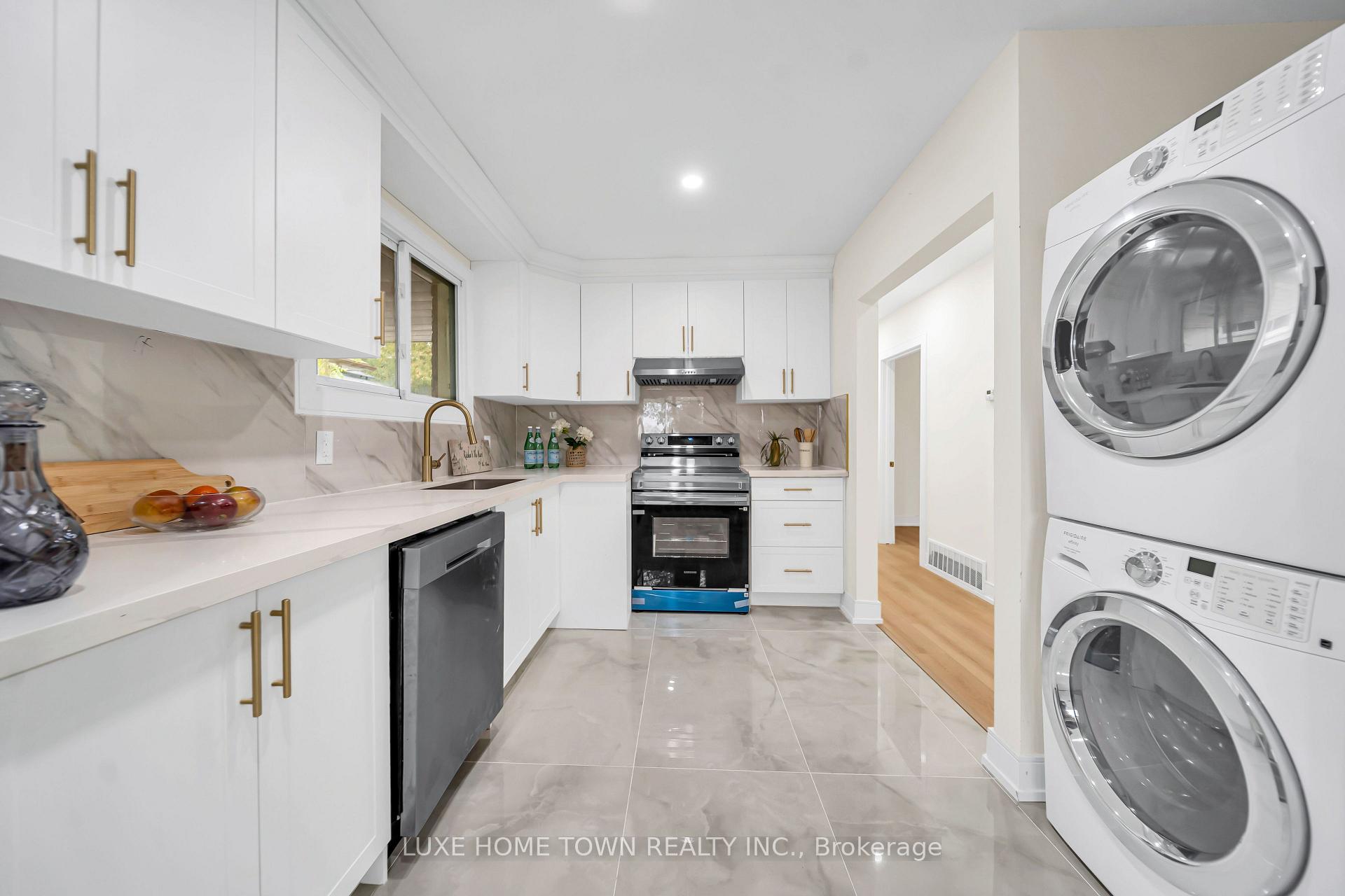 Photo 18 of 61 Keewatin Street S, Oshawa, Donevan — HOMEH